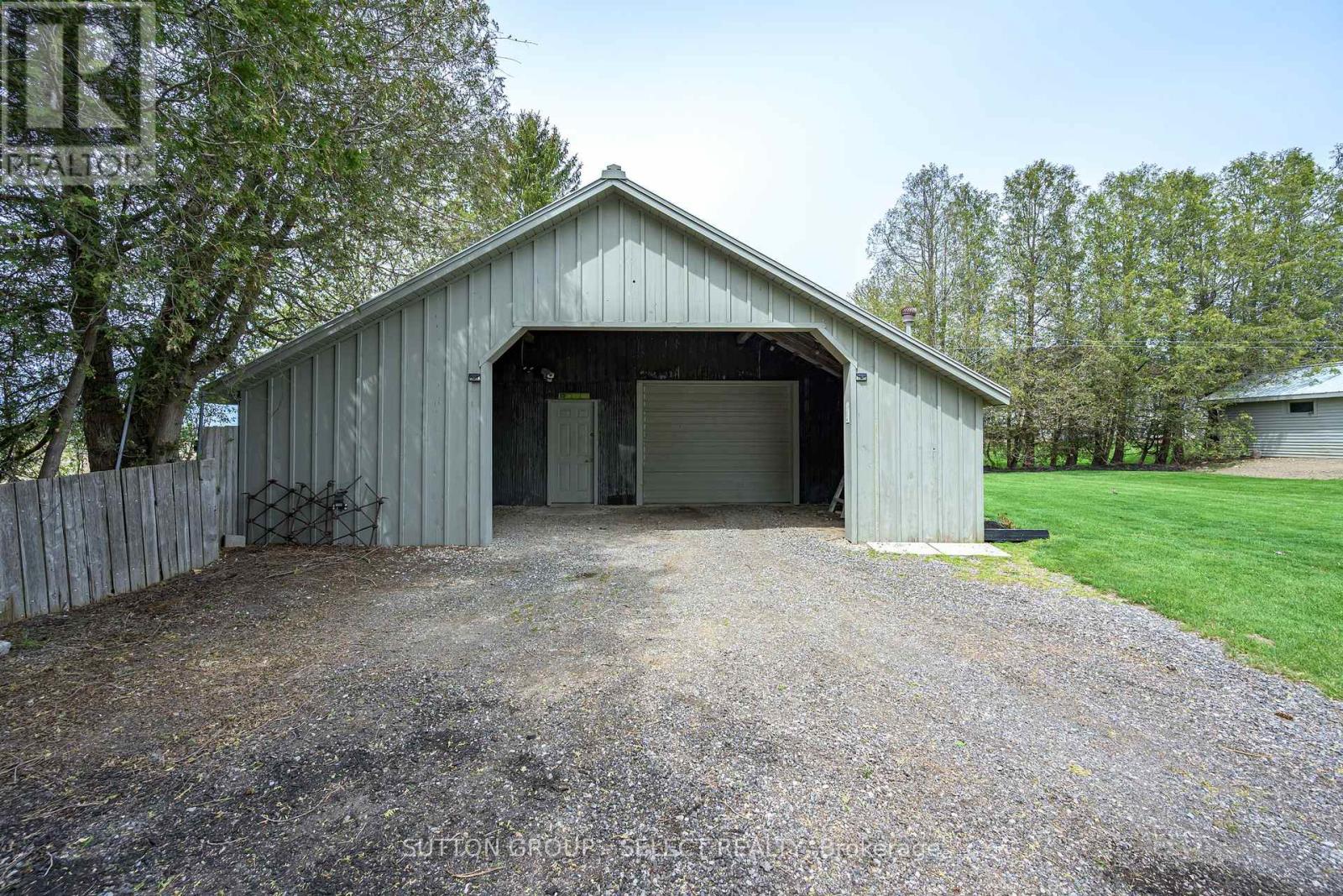 5596 Mooresville Drive, North Middlesex, Ontario  N0M 2J0 - Photo 38 - X13127452