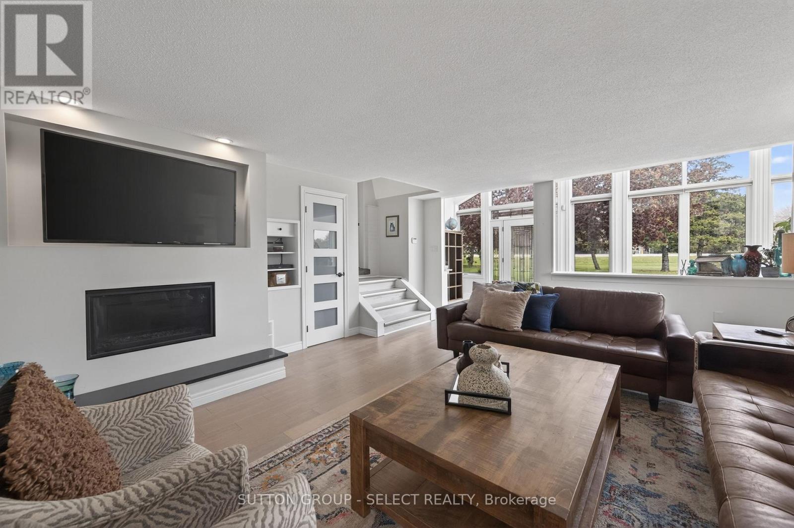 5596 Mooresville Drive, North Middlesex, Ontario  N0M 2J0 - Photo 8 - X13127452