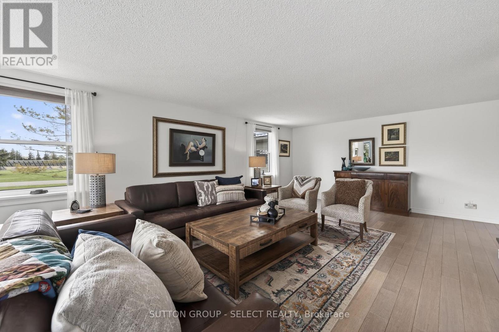 5596 Mooresville Drive, North Middlesex, Ontario  N0M 2J0 - Photo 9 - X13127452