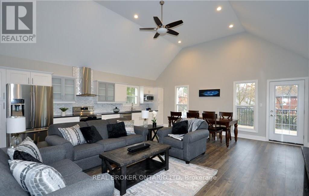 2 - 33 Beaconsfield Avenue, London South, Ontario  N6C 1B6 - Photo 1 - X13127490