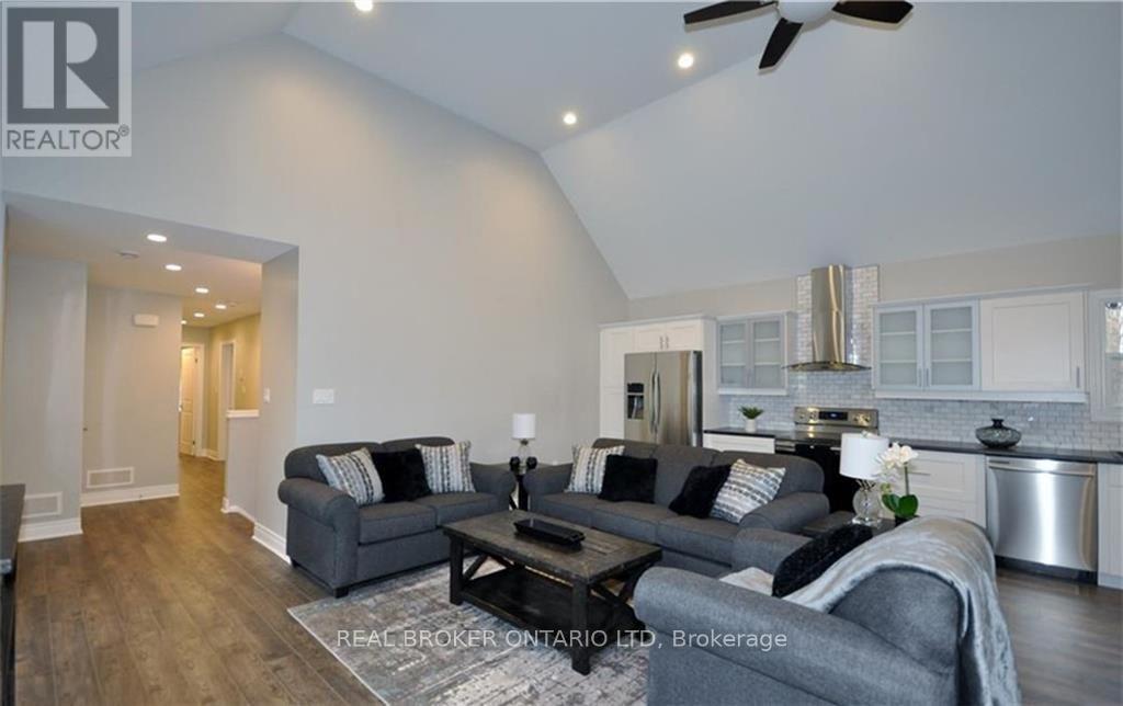 2 - 33 Beaconsfield Avenue, London South, Ontario  N6C 1B6 - Photo 2 - X13127490