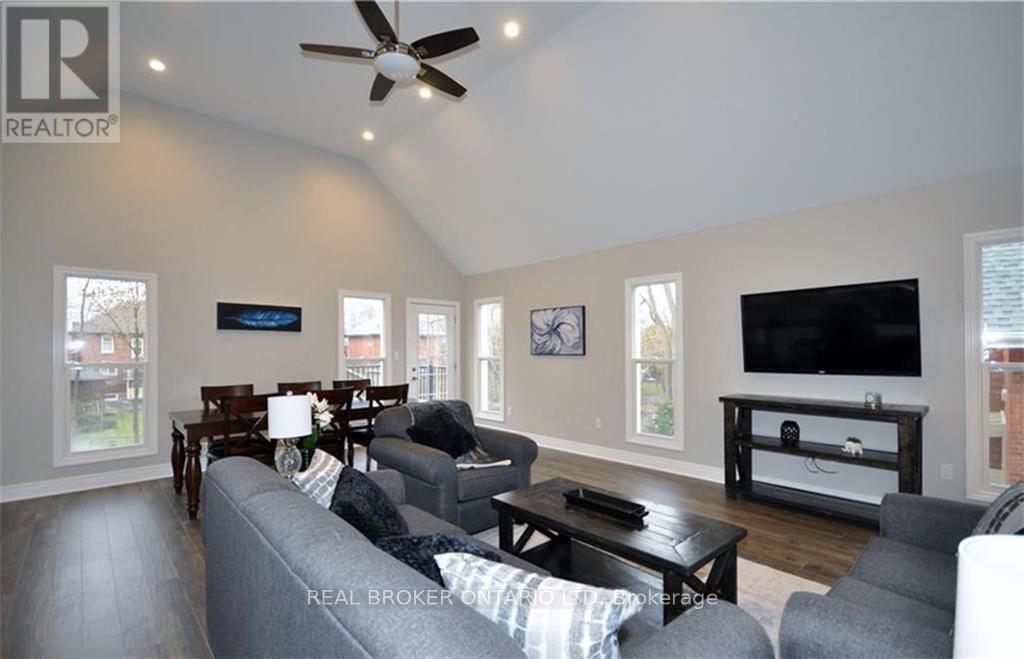 2 - 33 Beaconsfield Avenue, London South, Ontario  N6C 1B6 - Photo 4 - X13127490