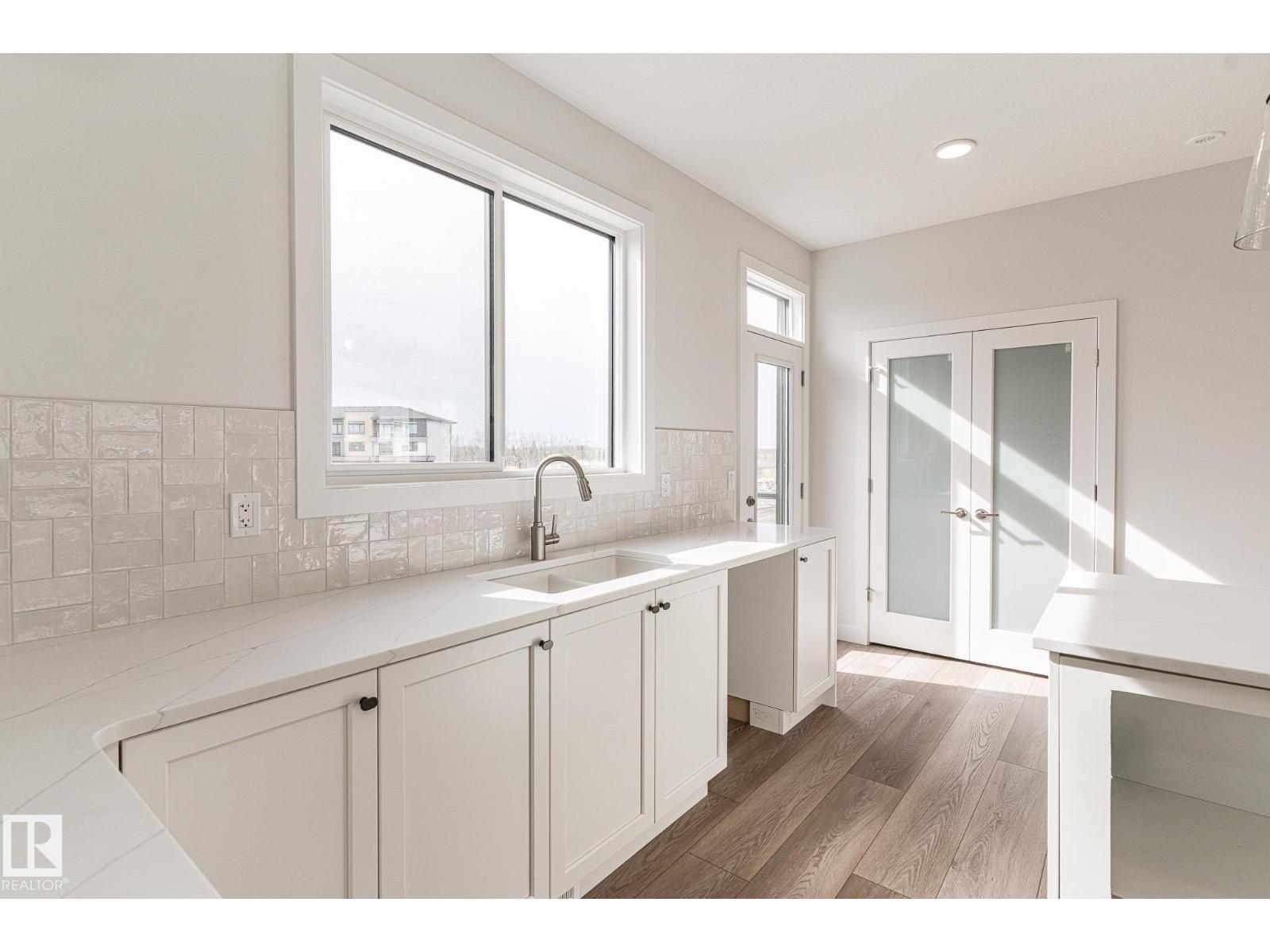 7135 May Cr Nw, Edmonton, Alberta  T6R 0V9 - Photo 3 - E4487623