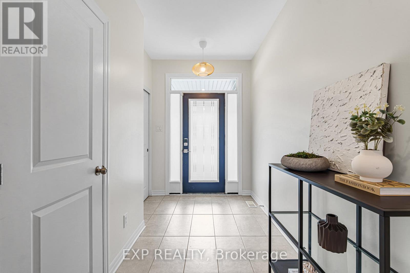 320 Broadridge Crescent, Ottawa, Ontario  K1W 0H1 - Photo 4 - X13127730