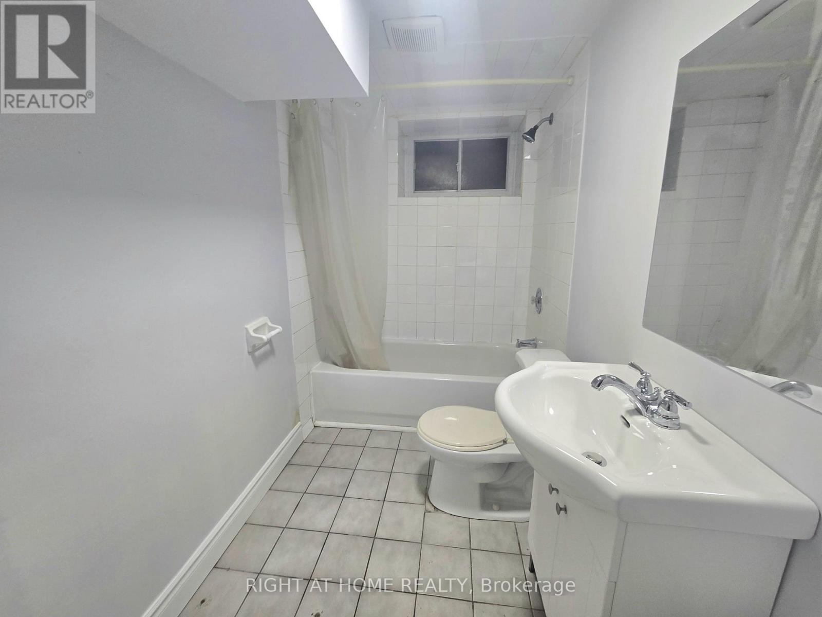 633 Greenwood Avenue, Toronto, Ontario  M4J 4B1 - Photo 19 - E13125860