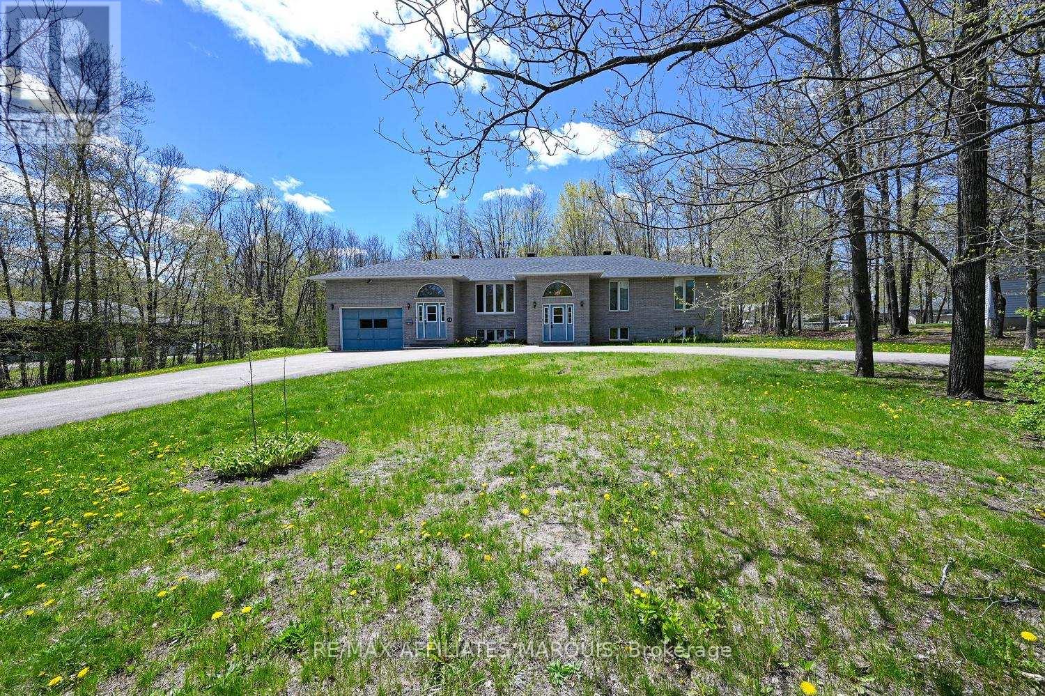 4 SOUTH POINT DRIVE, Rideau Lakes, Ontario
