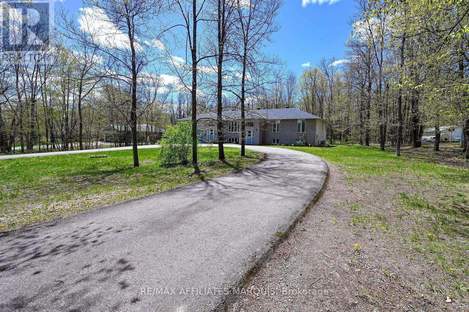4 South Point Drive, Rideau Lakes, Ontario  K7A 4S5 - Photo 2 - X12897446