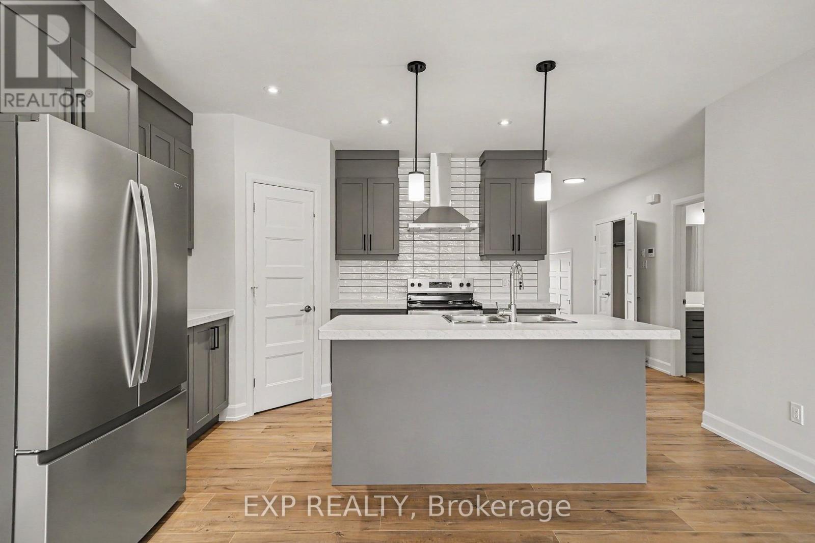 480 Falcon Lane, Russell, Ontario  K4R 0M5 - Photo 5 - X12997144
