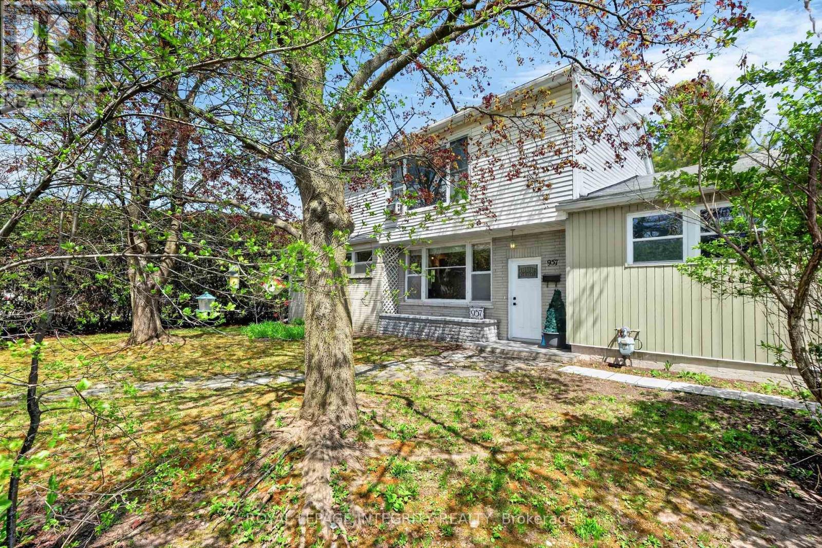 957 Blair Road, Ottawa, Ontario  K1J 7M9 - Photo 2 - X13124626