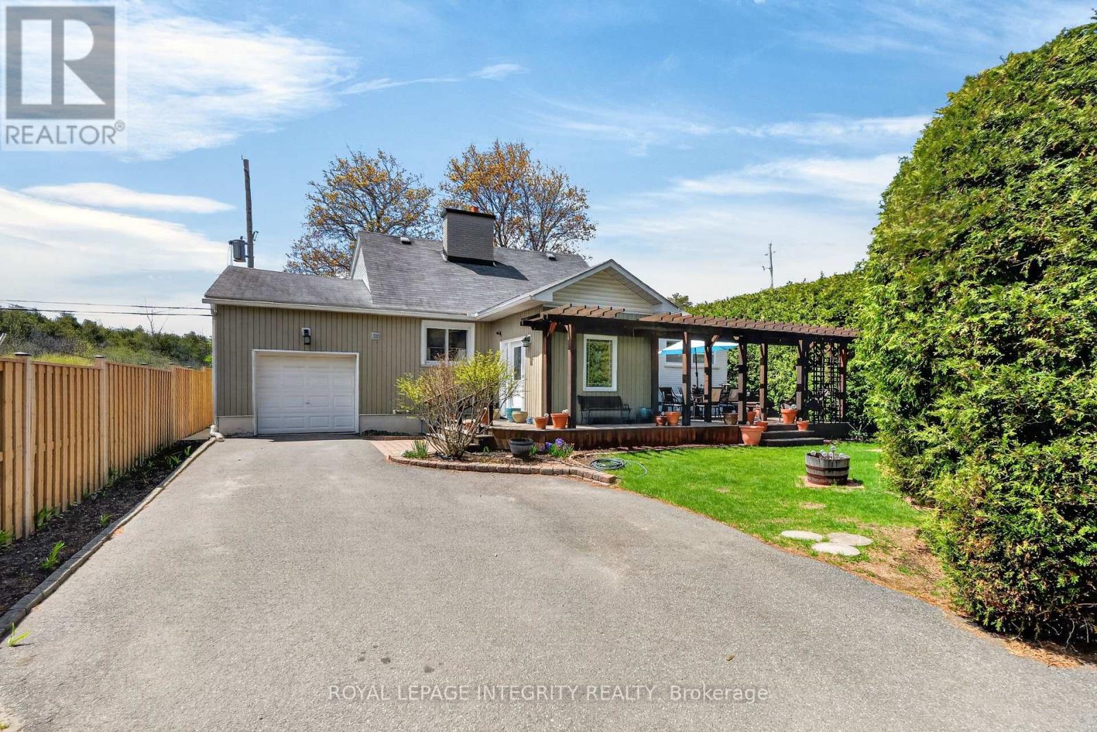 957 Blair Road, Ottawa, Ontario  K1J 7M9 - Photo 4 - X13124626