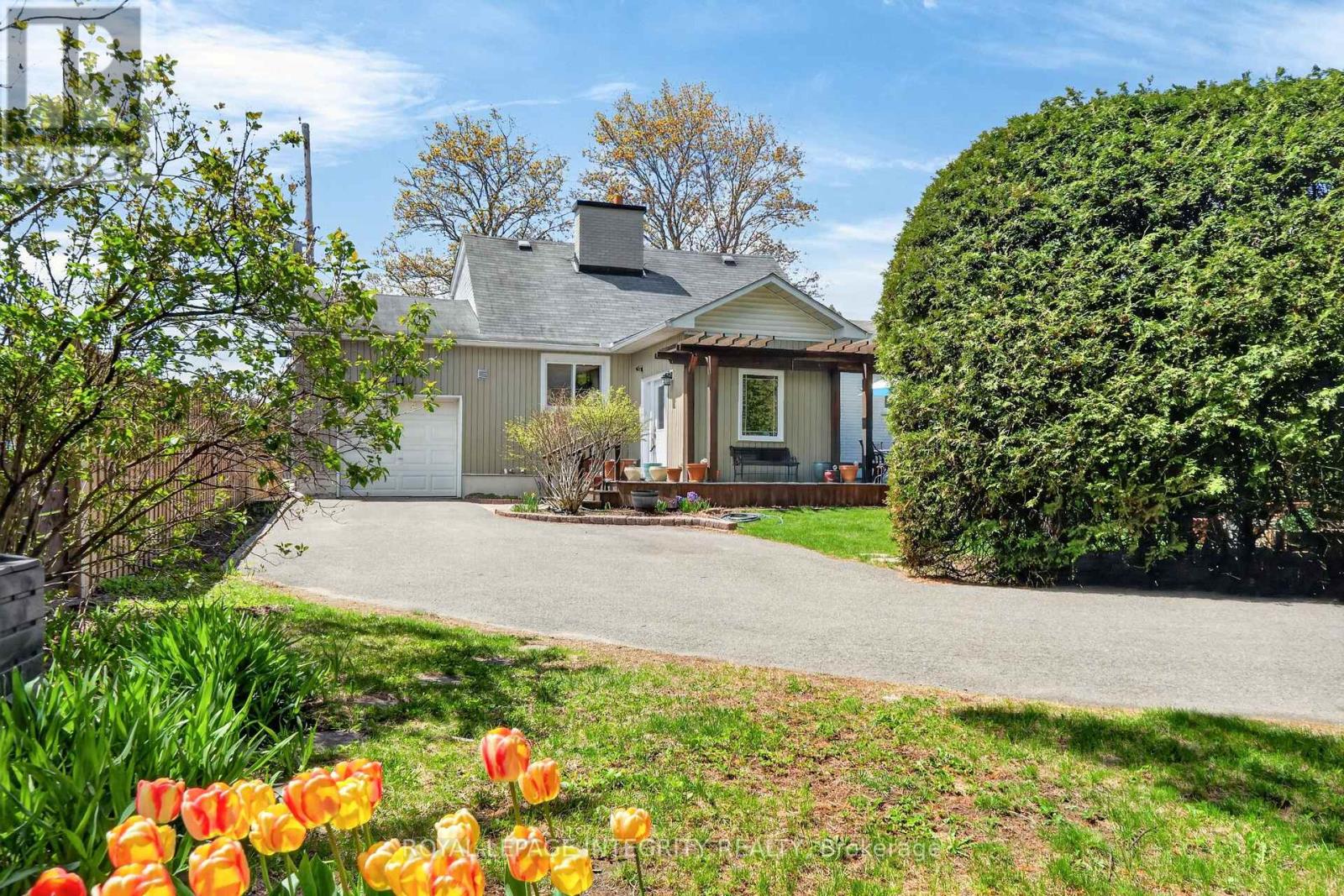 957 Blair Road, Ottawa, Ontario  K1J 7M9 - Photo 5 - X13124626