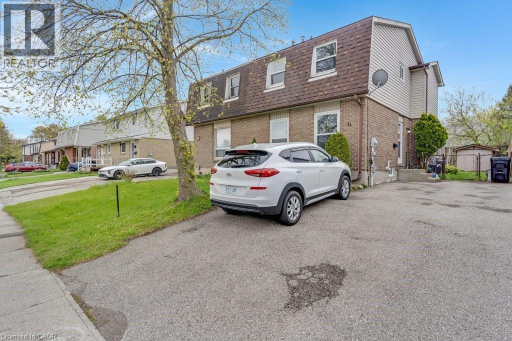 33 MEADOW WOODS Crescent, Kitchener, Ontario