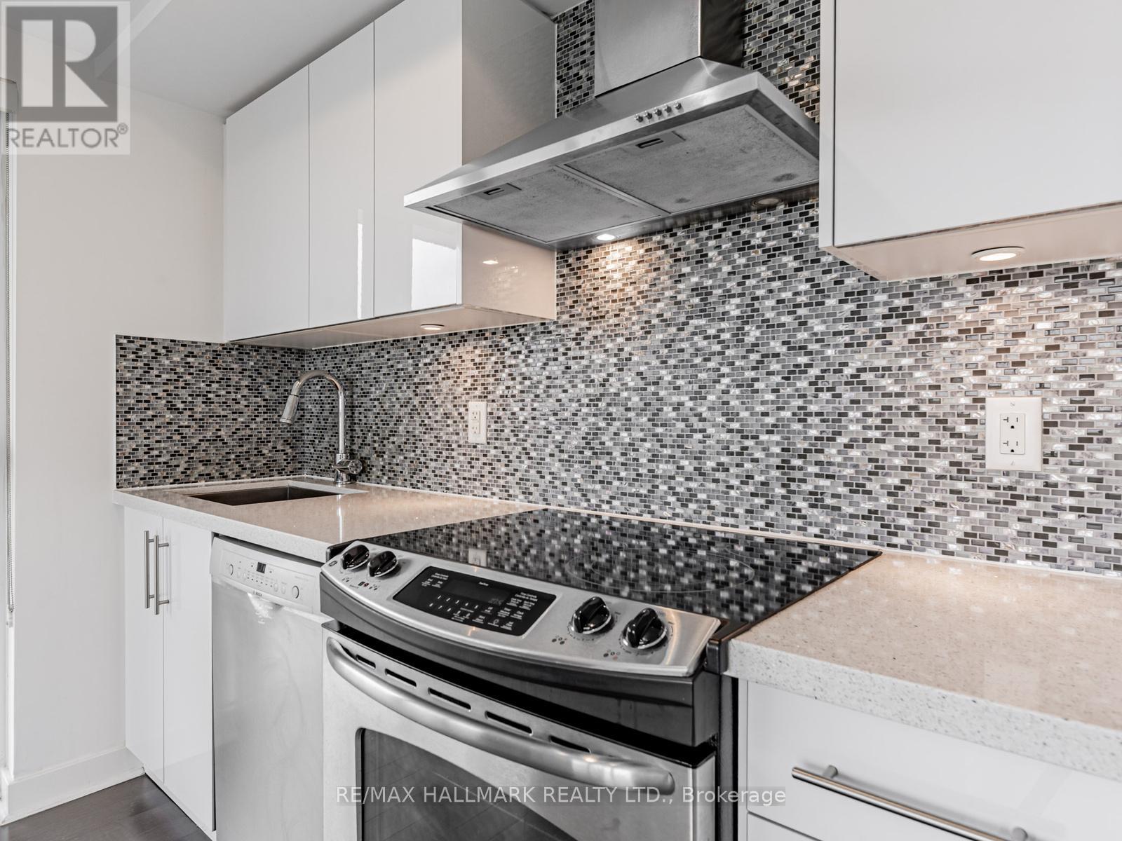 1702 - 58 Orchard View Boulevard, Toronto, Ontario  M4R 1B9 - Photo 14 - C13127574