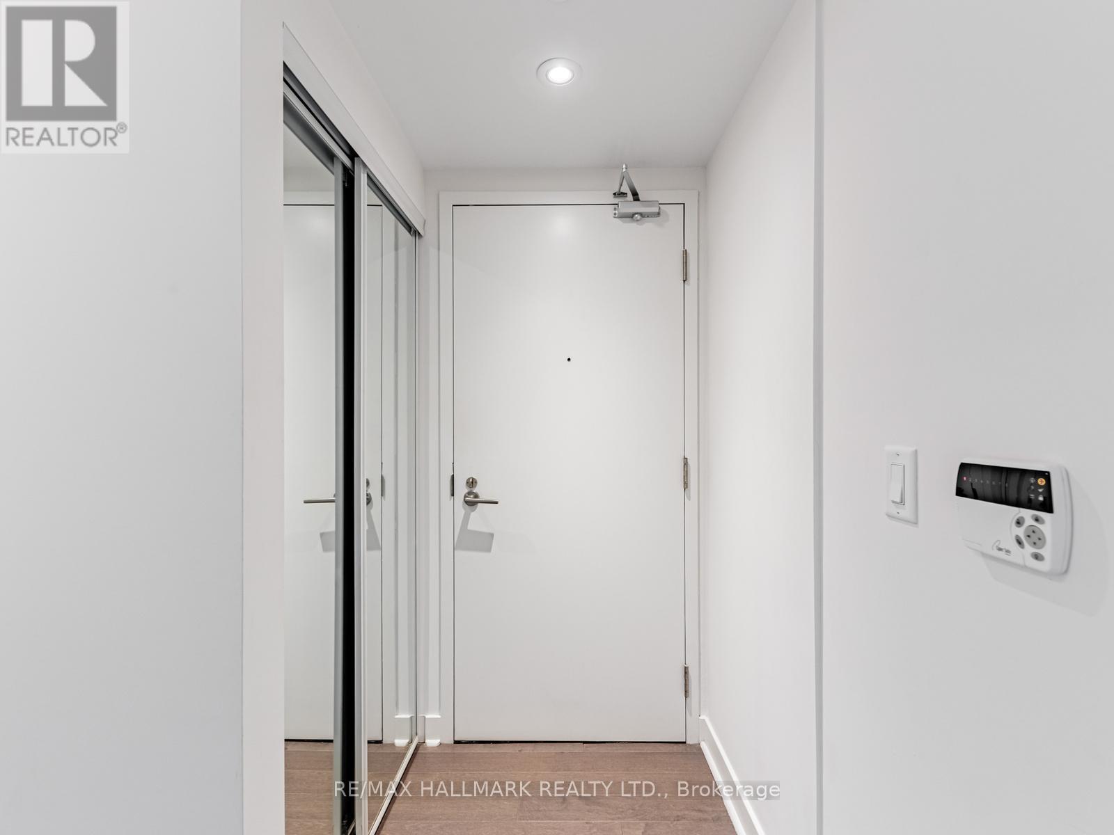 1702 - 58 Orchard View Boulevard, Toronto, Ontario  M4R 1B9 - Photo 4 - C13127574