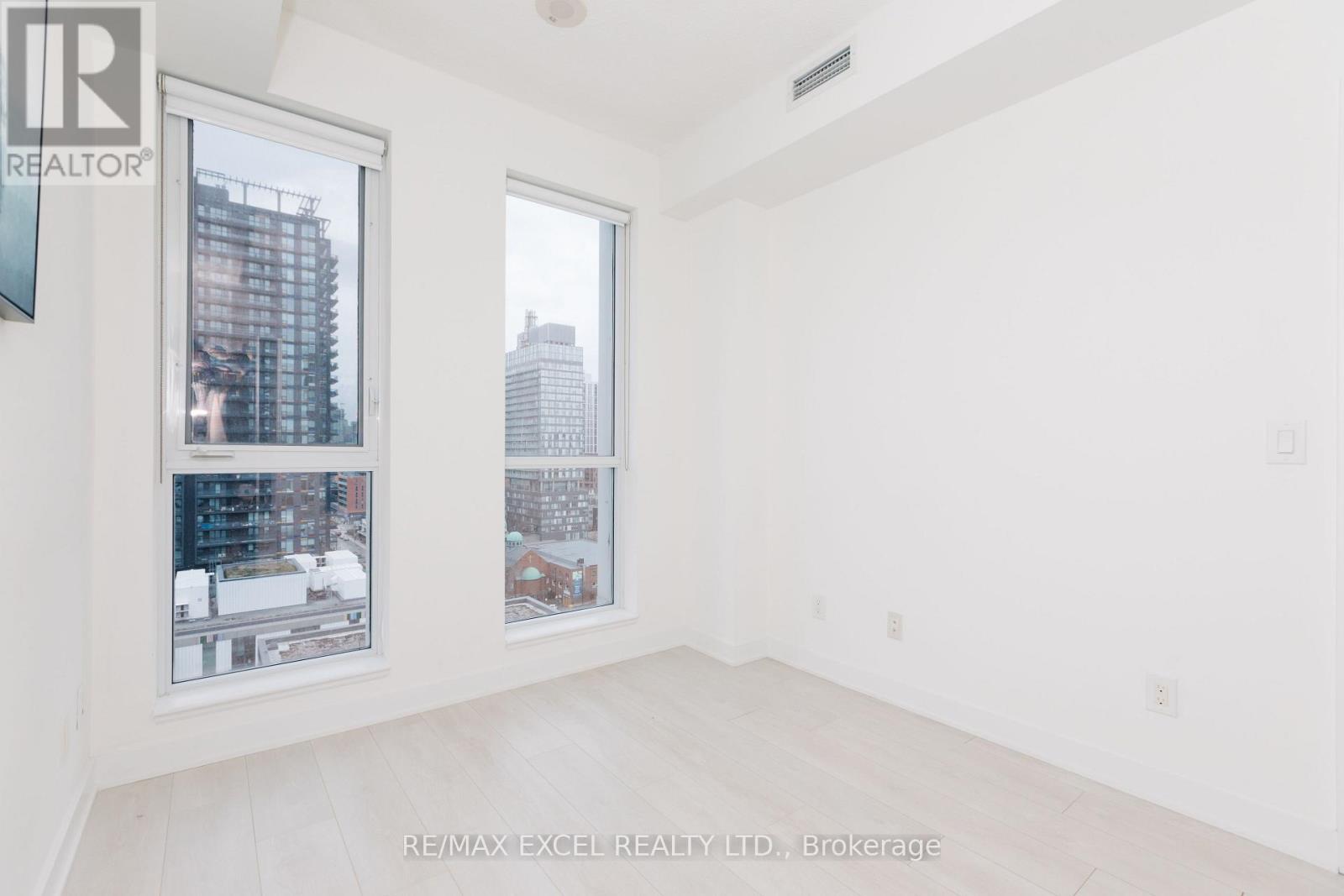 1307 - 170 Sumach Street, Toronto, Ontario  M5A 0C3 - Photo 11 - C13127688