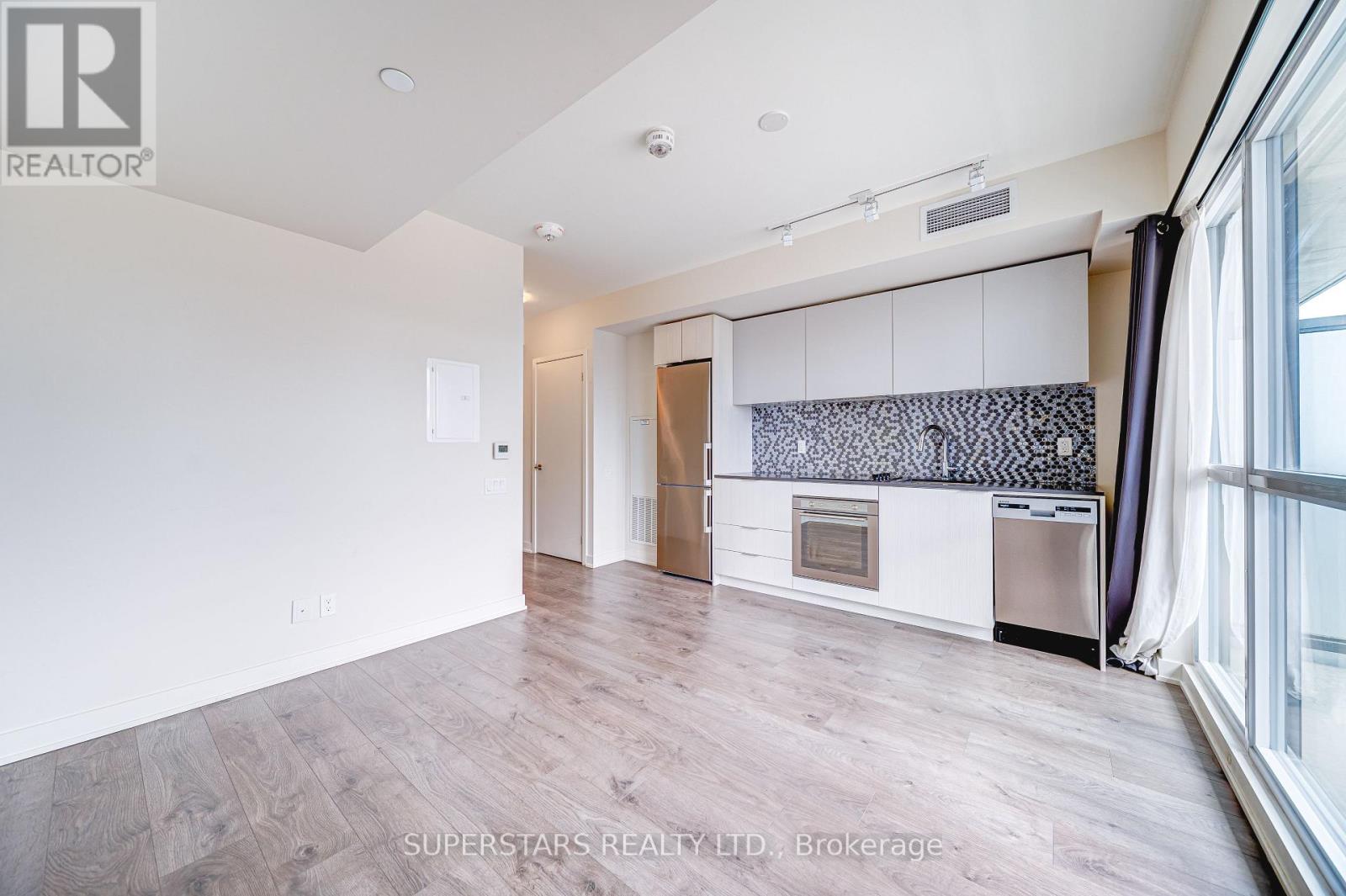 509 - 2 Sonic Way, Toronto, Ontario  M3C 0P2 - Photo 4 - C13127704