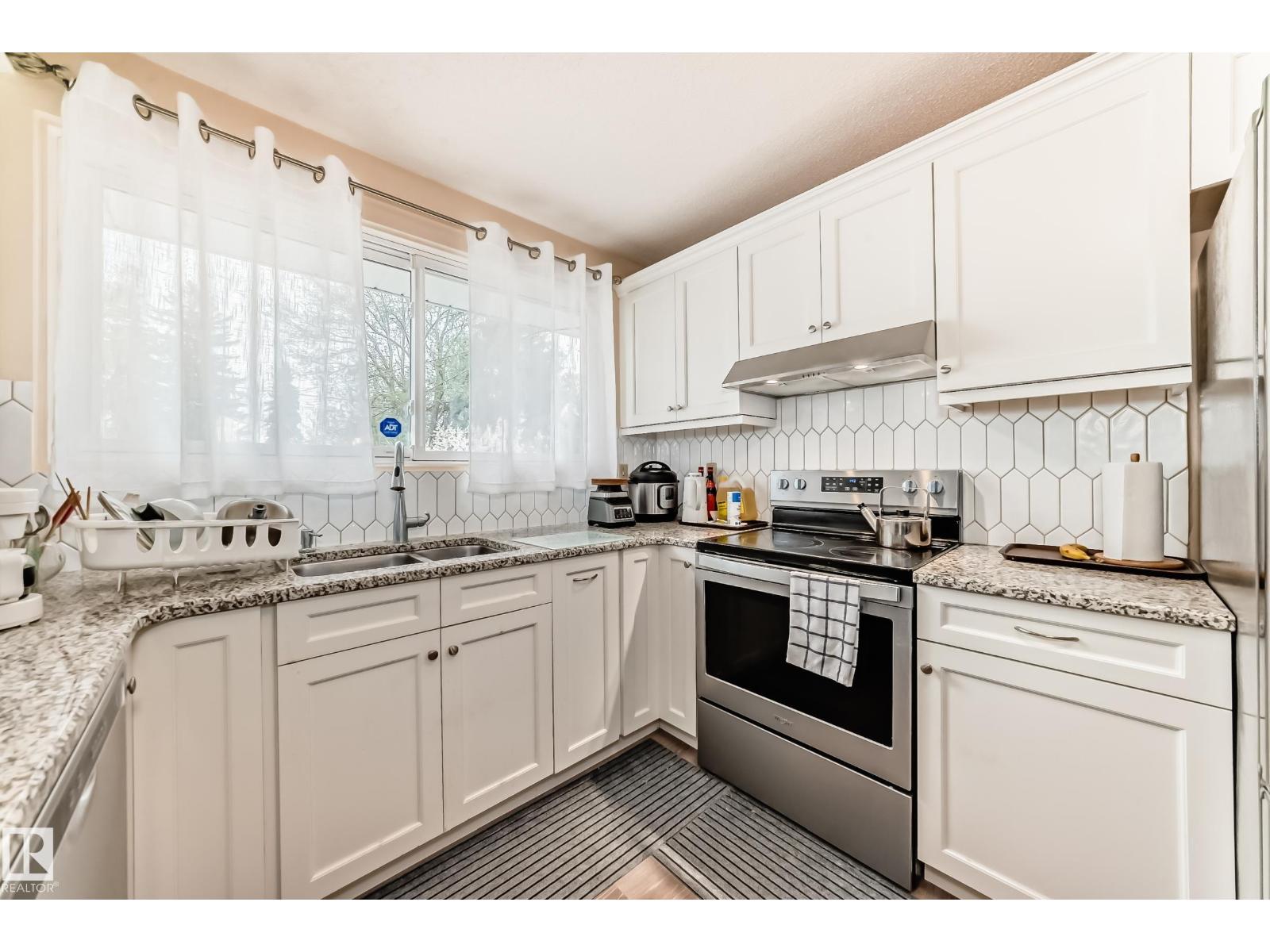 4151 122 St Nw, Edmonton, Alberta  T6J 1Z1 - Photo 4 - E4487633
