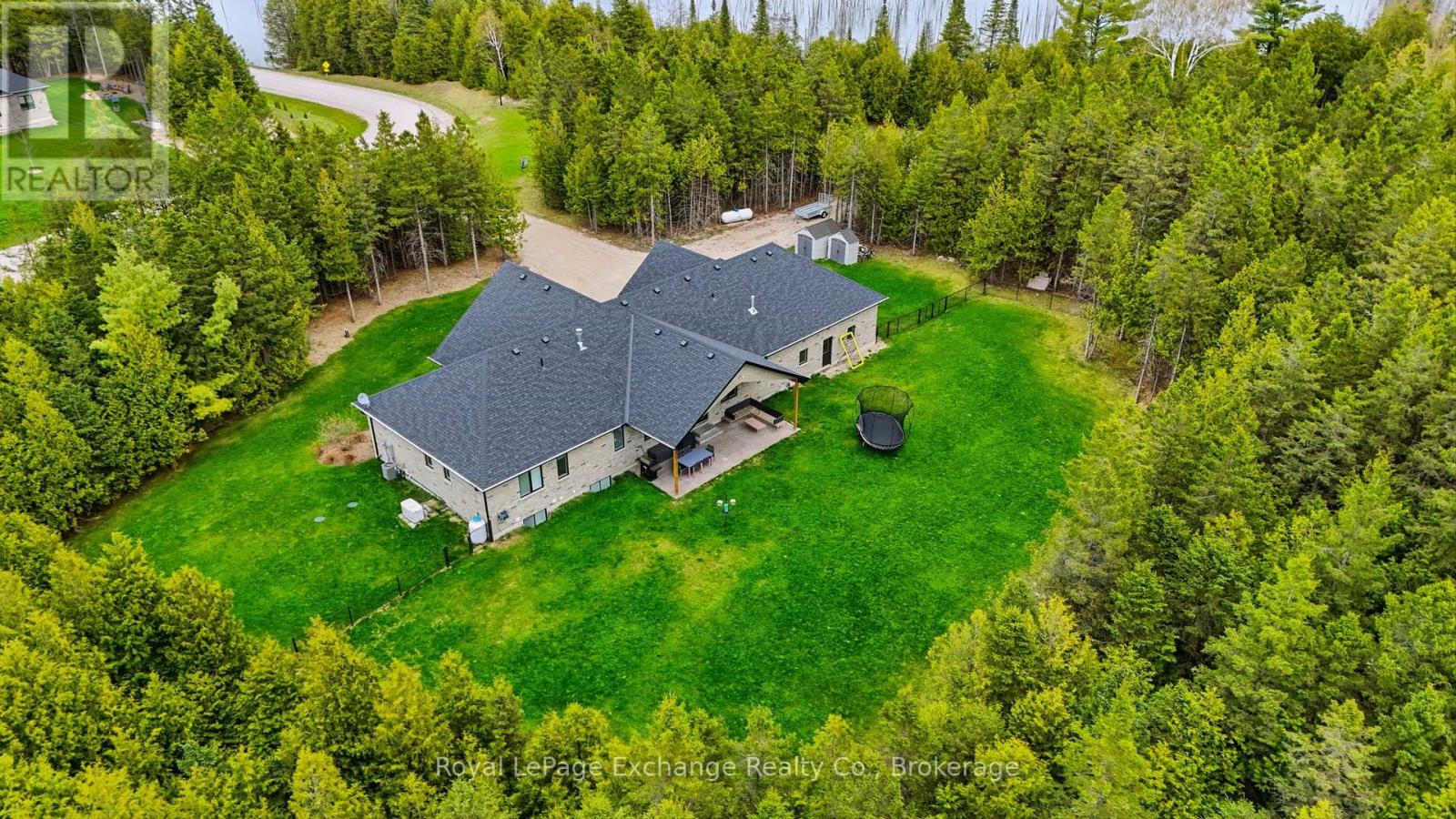 185 Louise Creek Crescent, West Grey, Ontario  N0G 1S0 - Photo 46 - X12874308