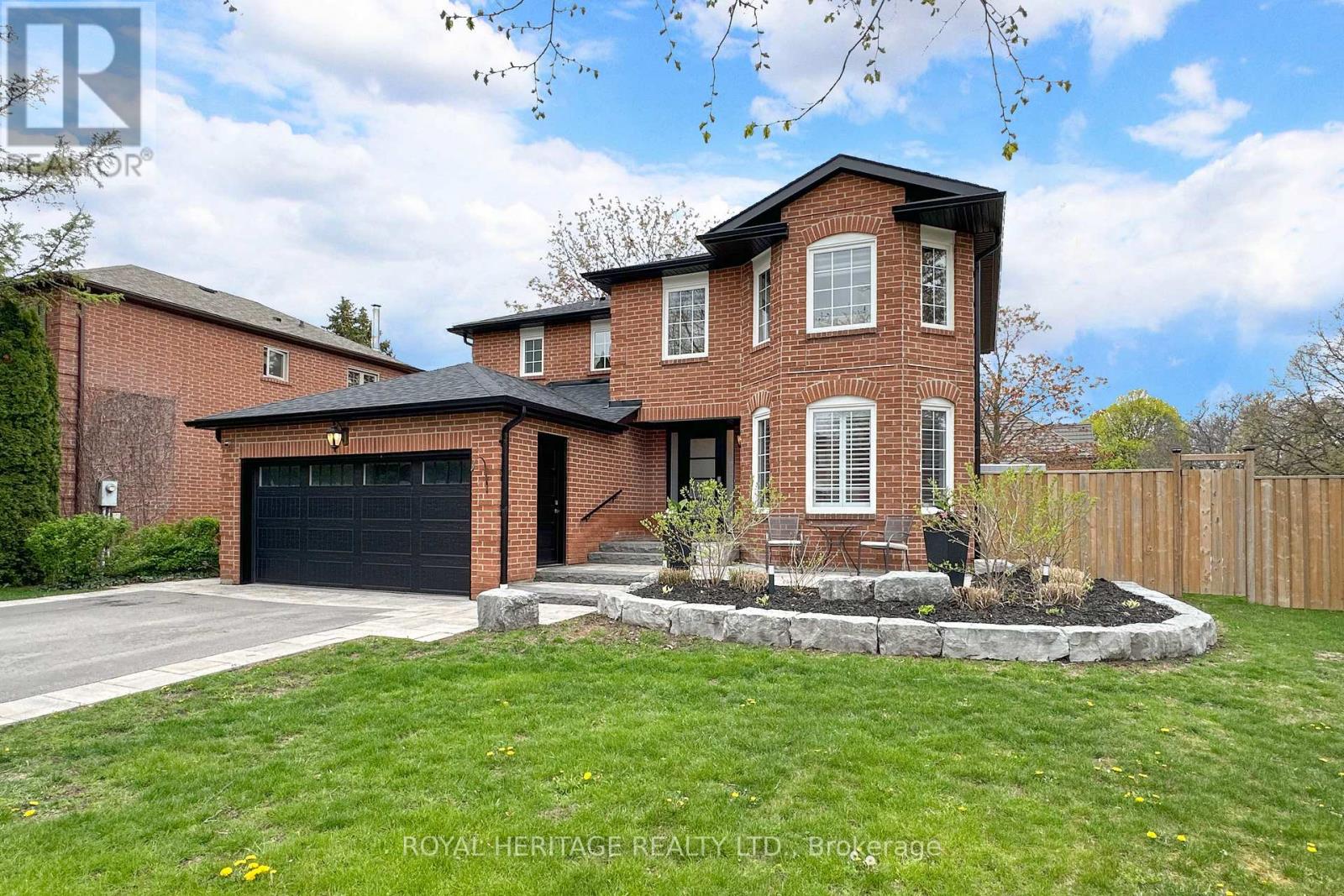 27 Clovelly Drive, Whitby, Ontario  L1N 7A7 - Photo 2 - E13126222