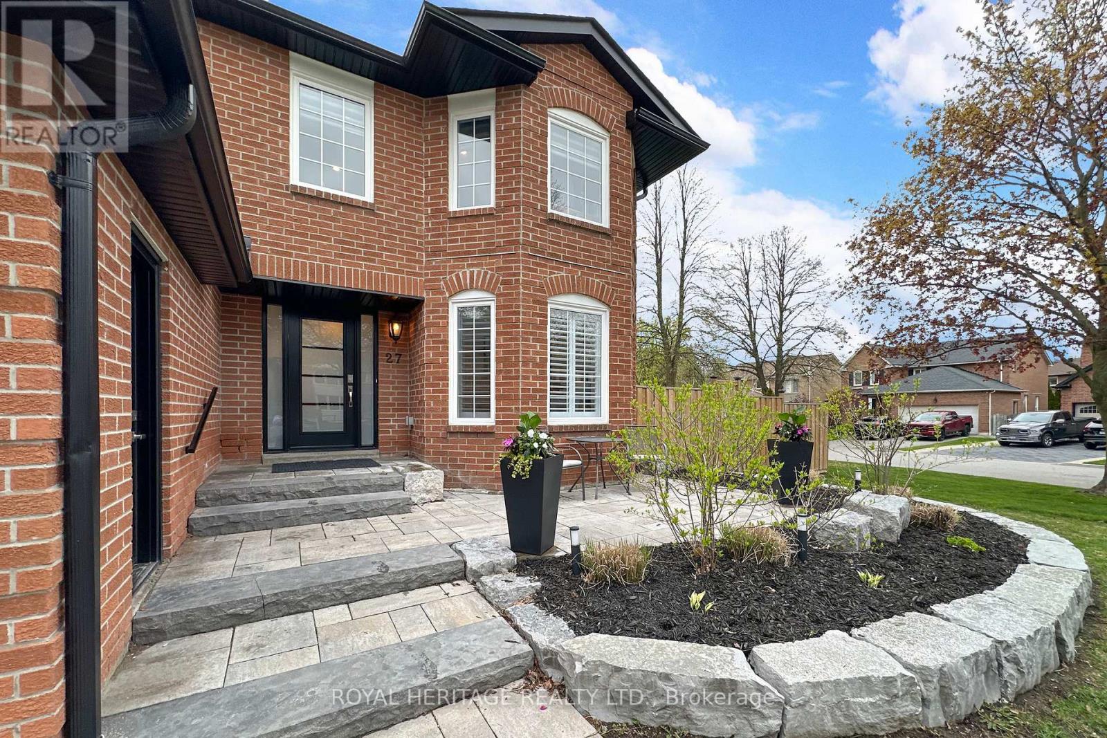 27 Clovelly Drive, Whitby, Ontario  L1N 7A7 - Photo 3 - E13126222