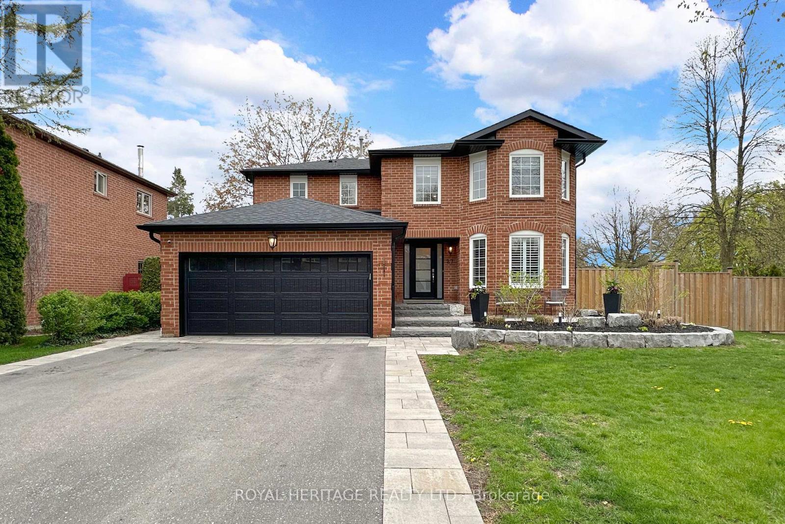 27 CLOVELLY DRIVE, Whitby, Ontario