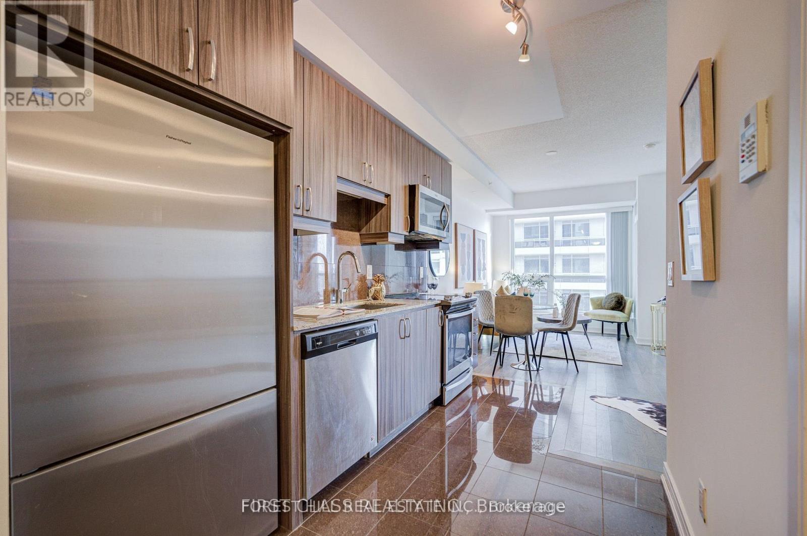 911 - 9201 Yonge Street, Richmond Hill, Ontario  L4C 6Z2 - Photo 3 - N13127416