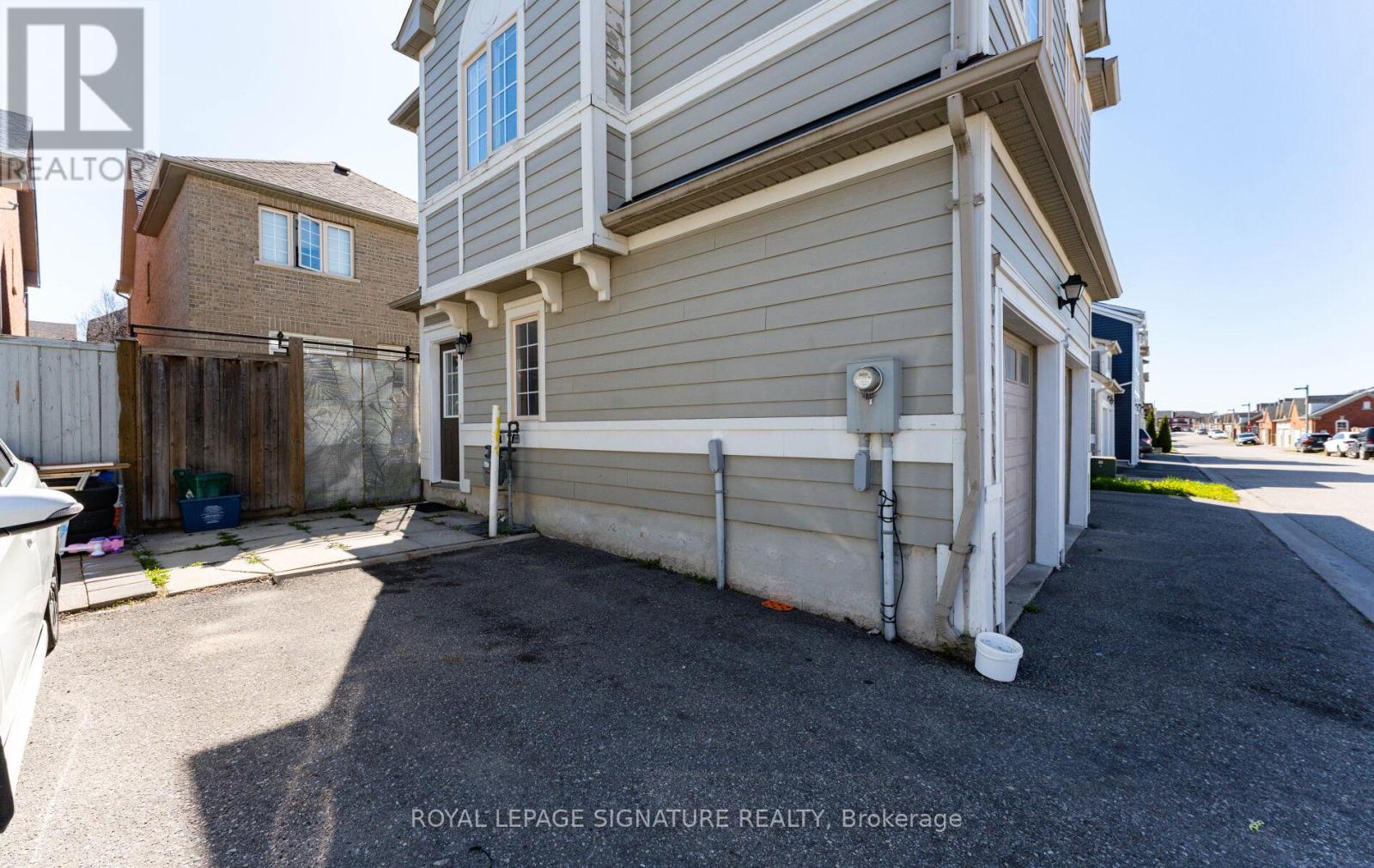 Coach/lane House - 6 Innisvale Drive, Markham, Ontario  L6B 1G3 - Photo 17 - N13127596