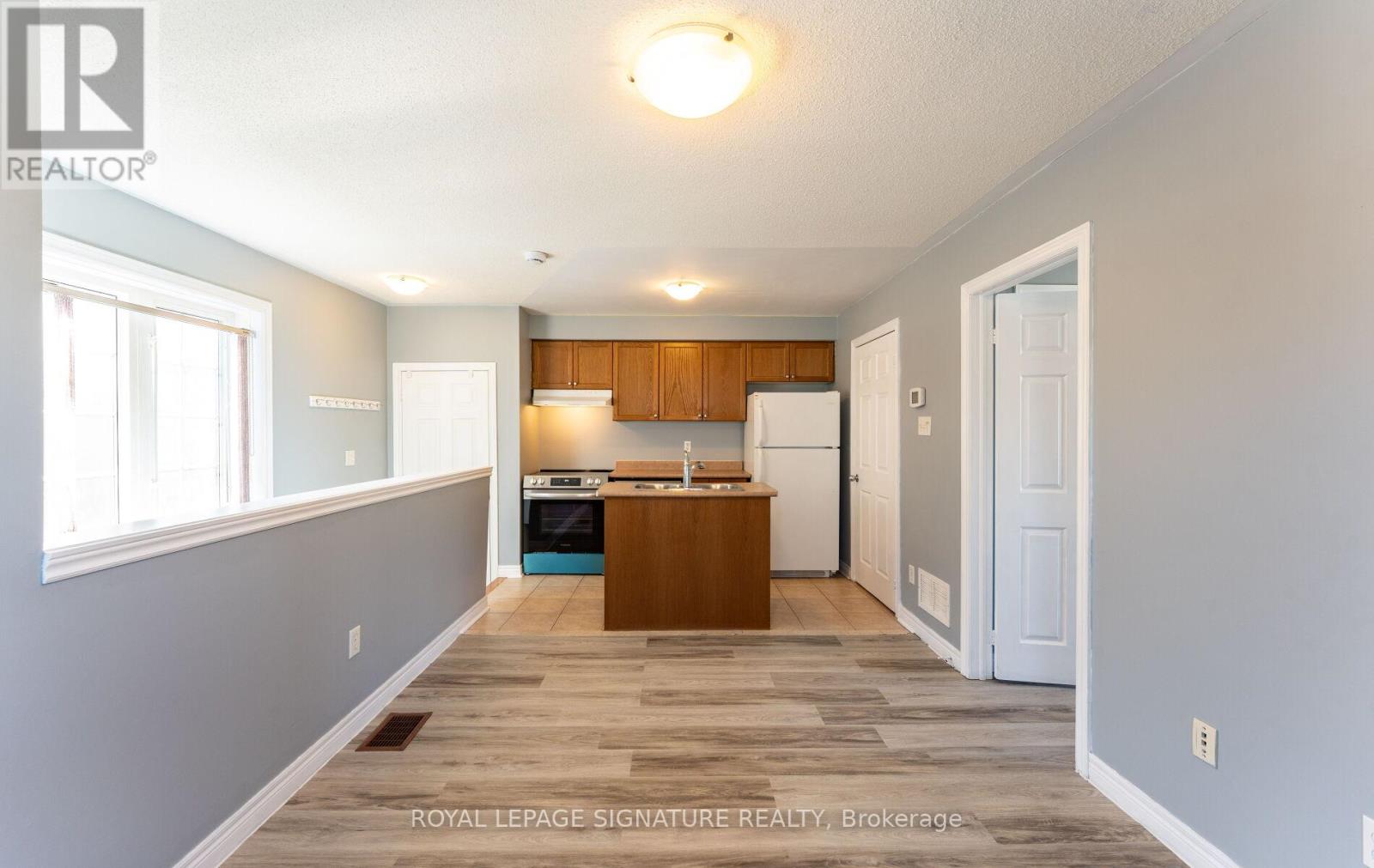 Coach/lane House - 6 Innisvale Drive, Markham, Ontario  L6B 1G3 - Photo 2 - N13127596