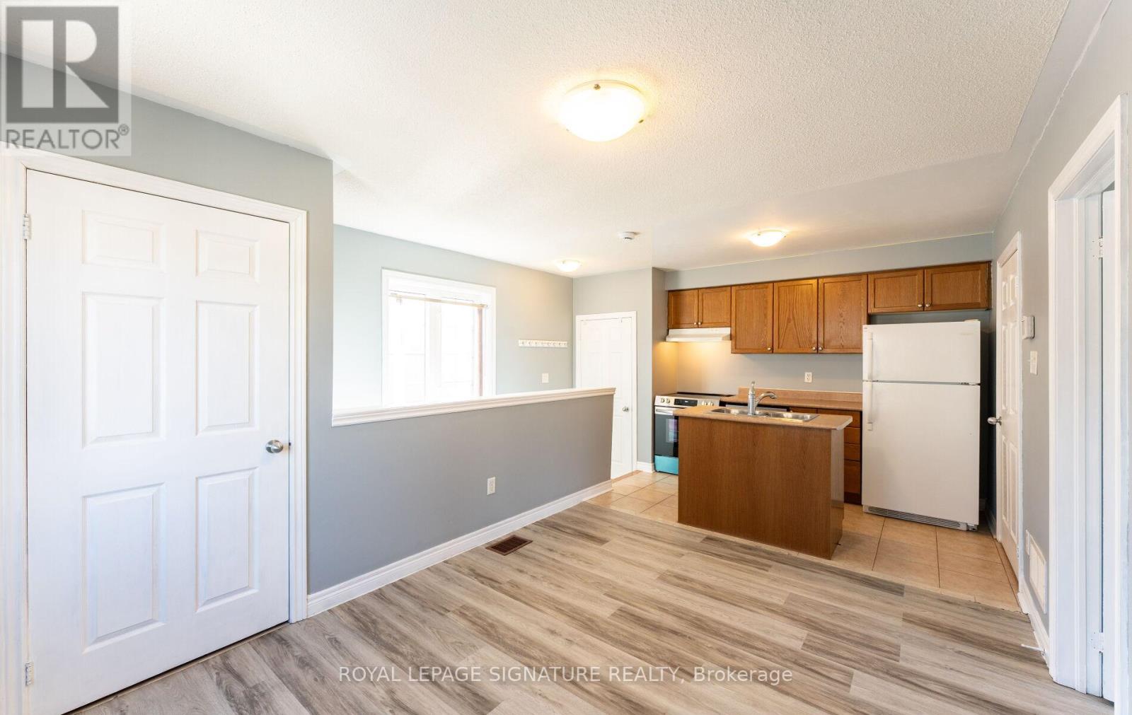 Coach/lane House - 6 Innisvale Drive, Markham, Ontario  L6B 1G3 - Photo 3 - N13127596