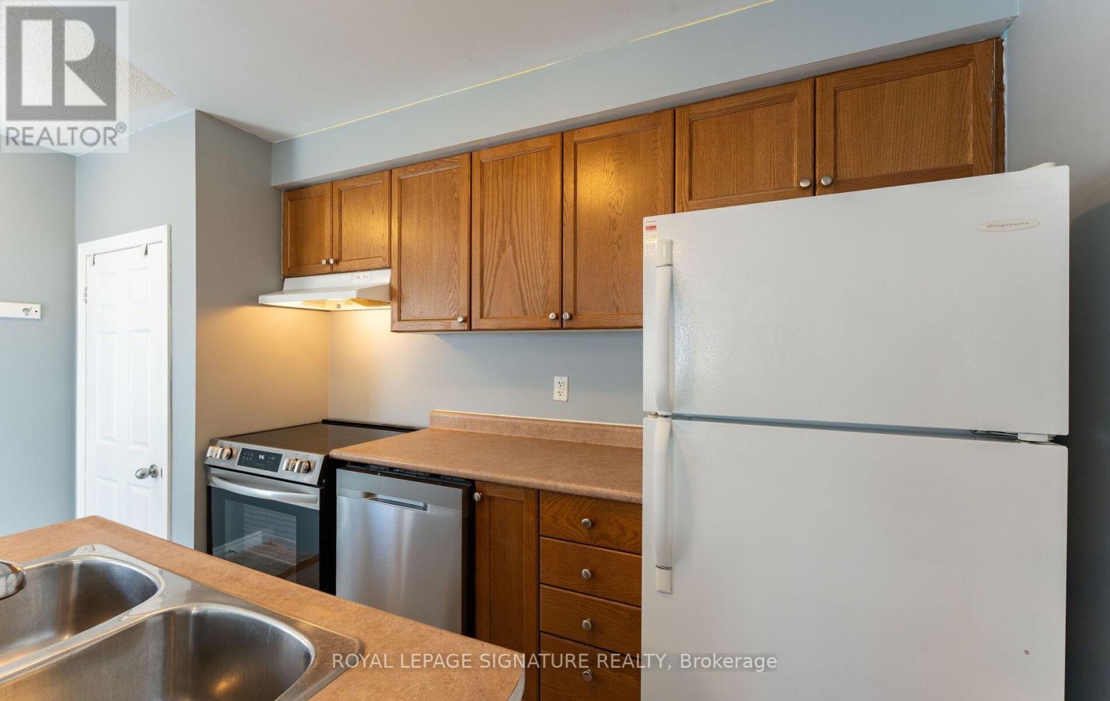 Coach/lane House - 6 Innisvale Drive, Markham, Ontario  L6B 1G3 - Photo 4 - N13127596