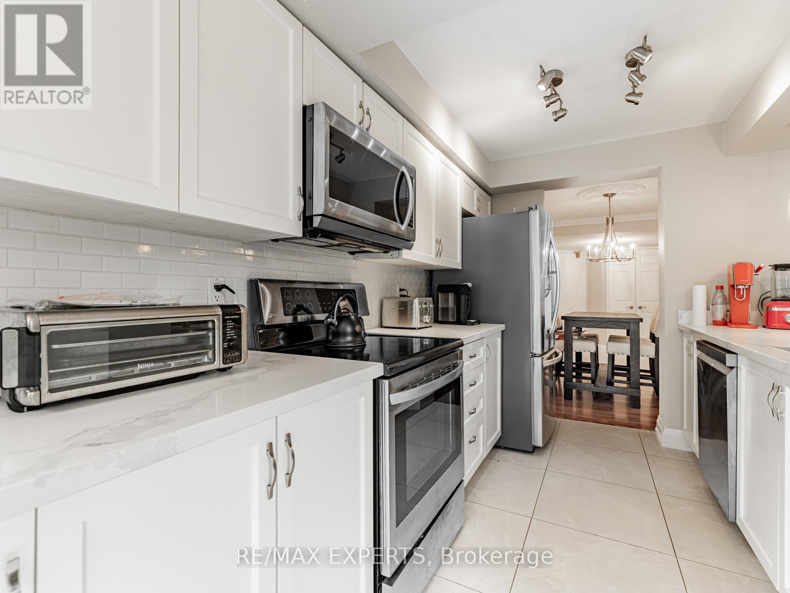 215 - 100 Arbors Lane, Vaughan, Ontario  L4L 7G4 - Photo 8 - N13127684
