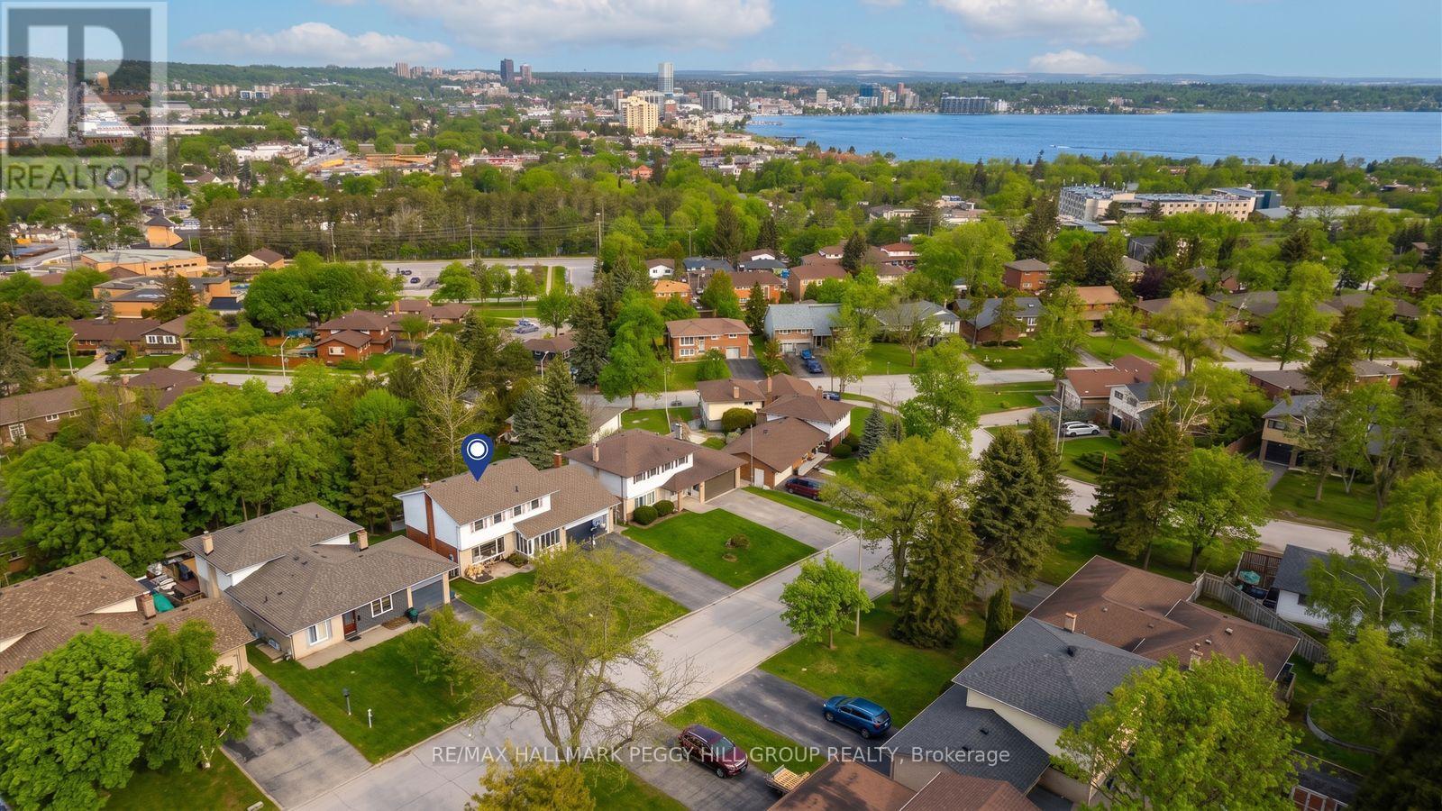 12 Peacock Lane, Barrie (Allandale Heights), Ontario  L4N 3R5 - Photo 2 - S13127322