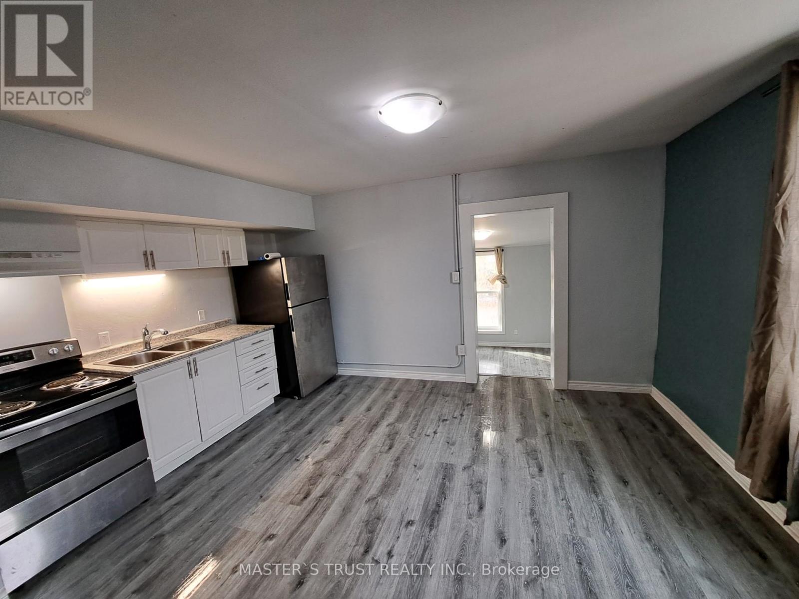 201 - 27 Front Street N, Orillia, Ontario  L3V 4R6 - Photo 5 - S13127364