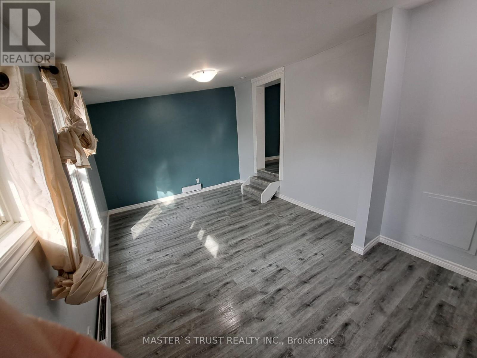 201 - 27 Front Street N, Orillia, Ontario  L3V 4R6 - Photo 6 - S13127364