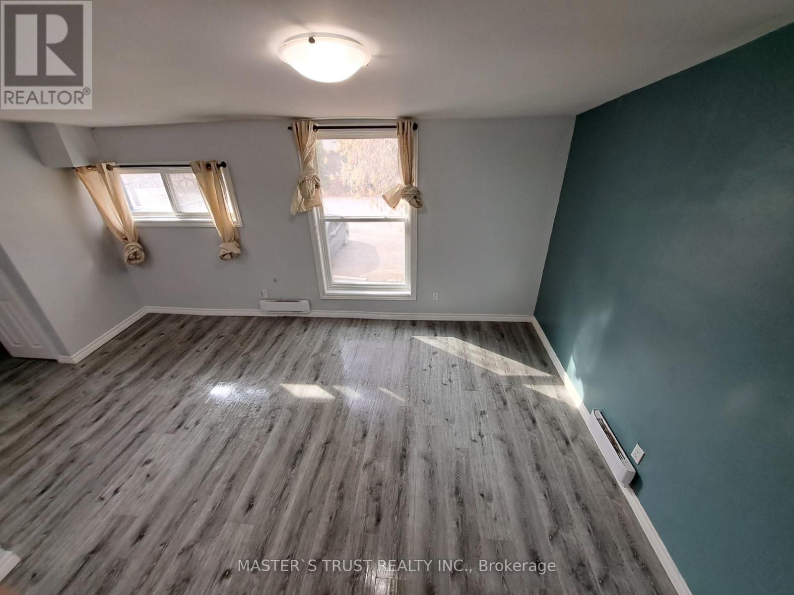 201 - 27 Front Street N, Orillia, Ontario  L3V 4R6 - Photo 8 - S13127364
