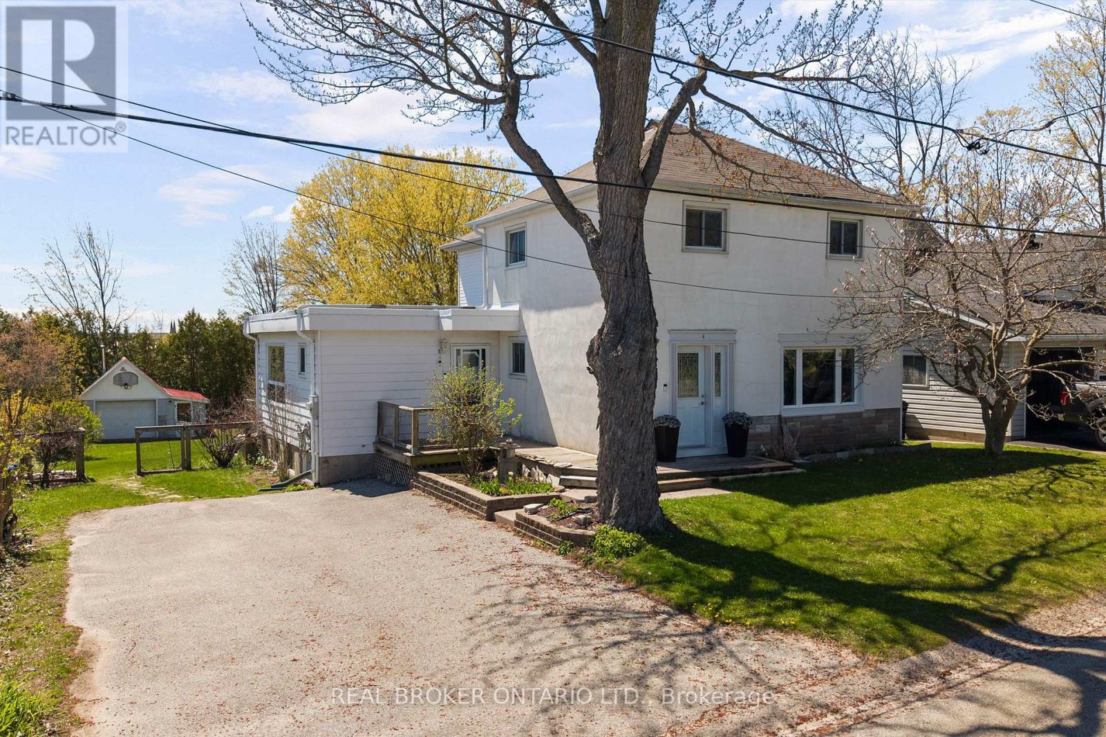 6 Lucy Street, Penetanguishene, Ontario  L9M 1K7 - Photo 2 - S13127682