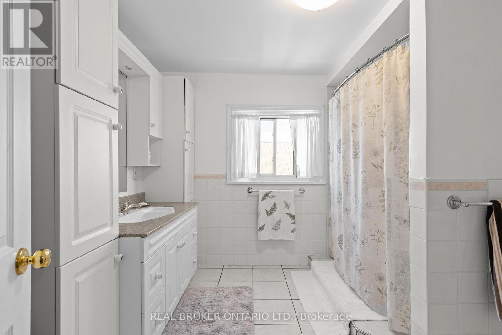 6 Lucy Street, Penetanguishene, Ontario  L9M 1K7 - Photo 24 - S13127682