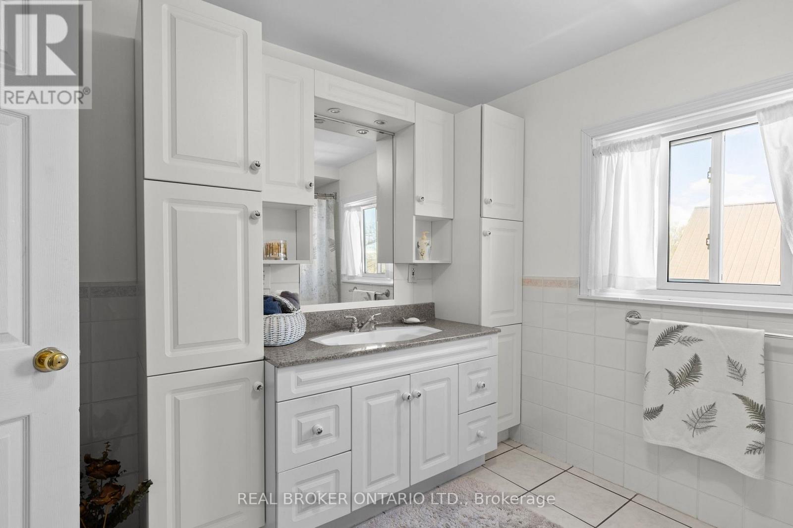 6 Lucy Street, Penetanguishene, Ontario  L9M 1K7 - Photo 25 - S13127682