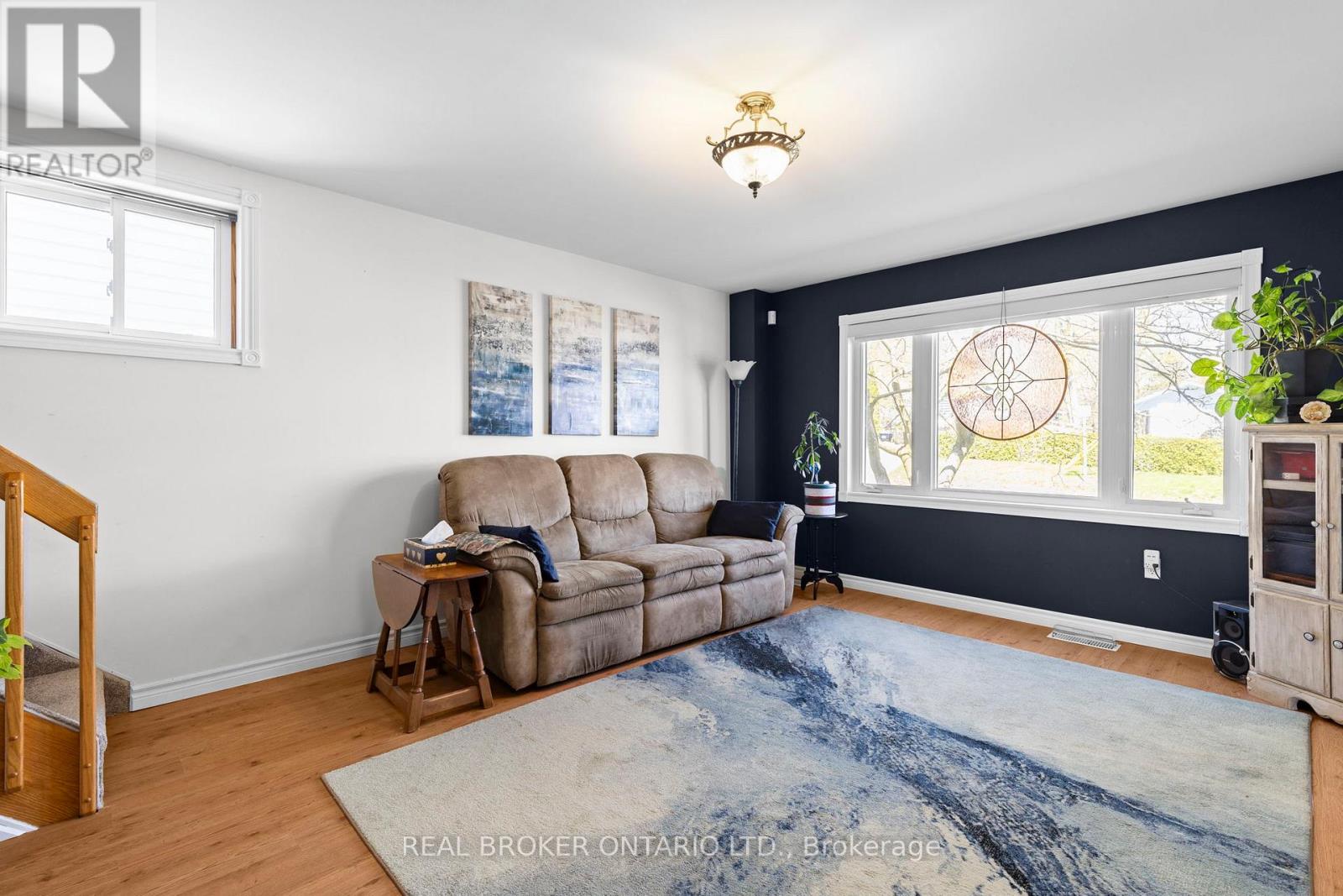 6 Lucy Street, Penetanguishene, Ontario  L9M 1K7 - Photo 8 - S13127682