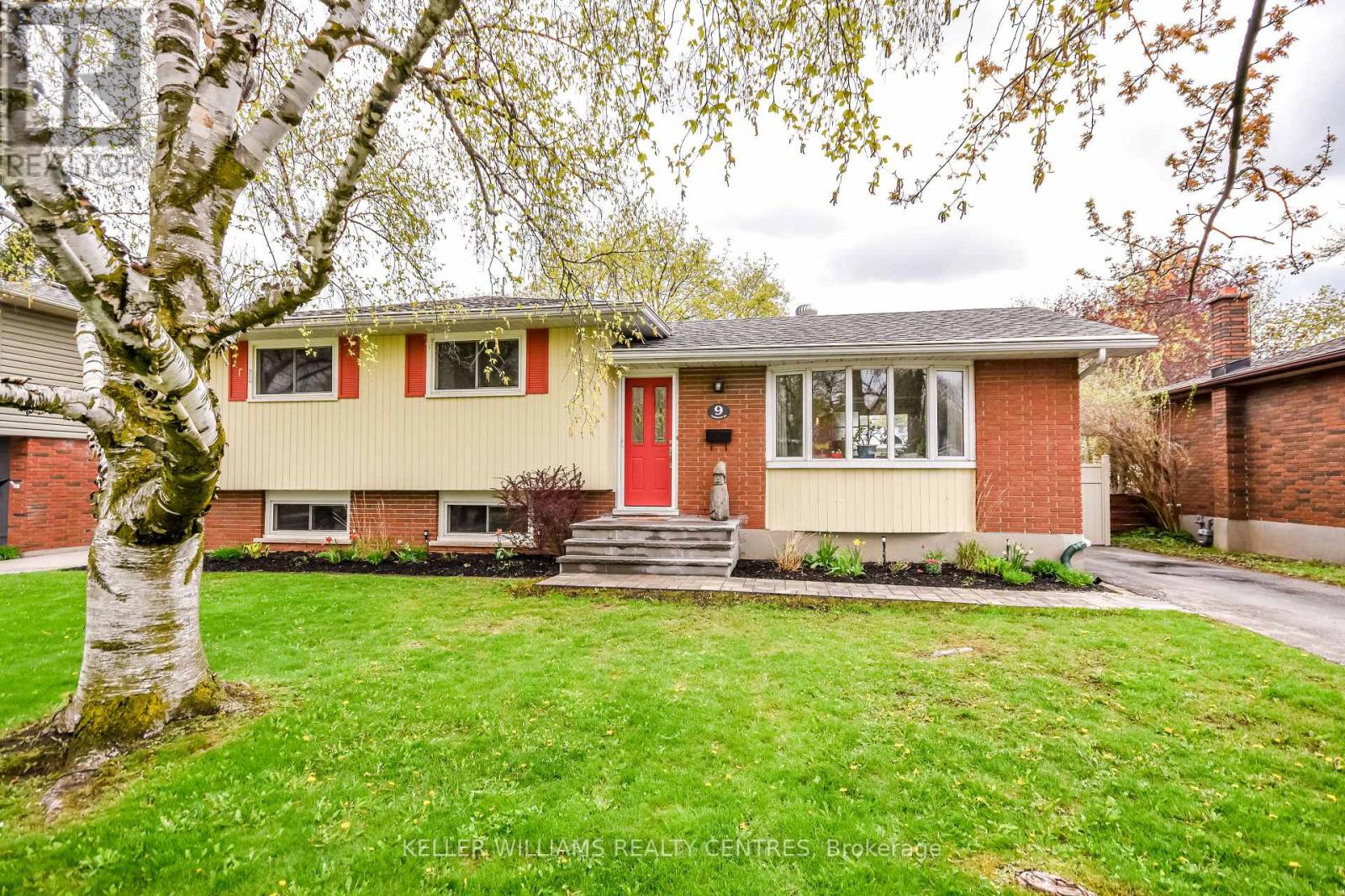 9 Ferguson Road, Collingwood, Ontario  L9Y 2Z9 - Photo 1 - S13127732