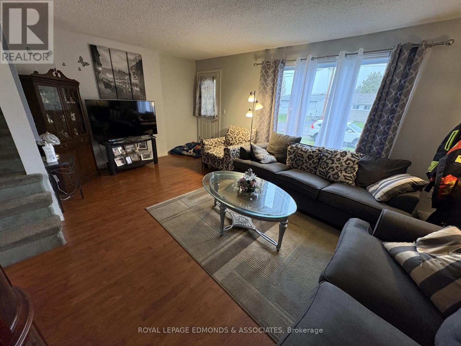 650 Lorne Street W, Laurentian Valley, Ontario  K8A 6T6 - Photo 13 - X13125212