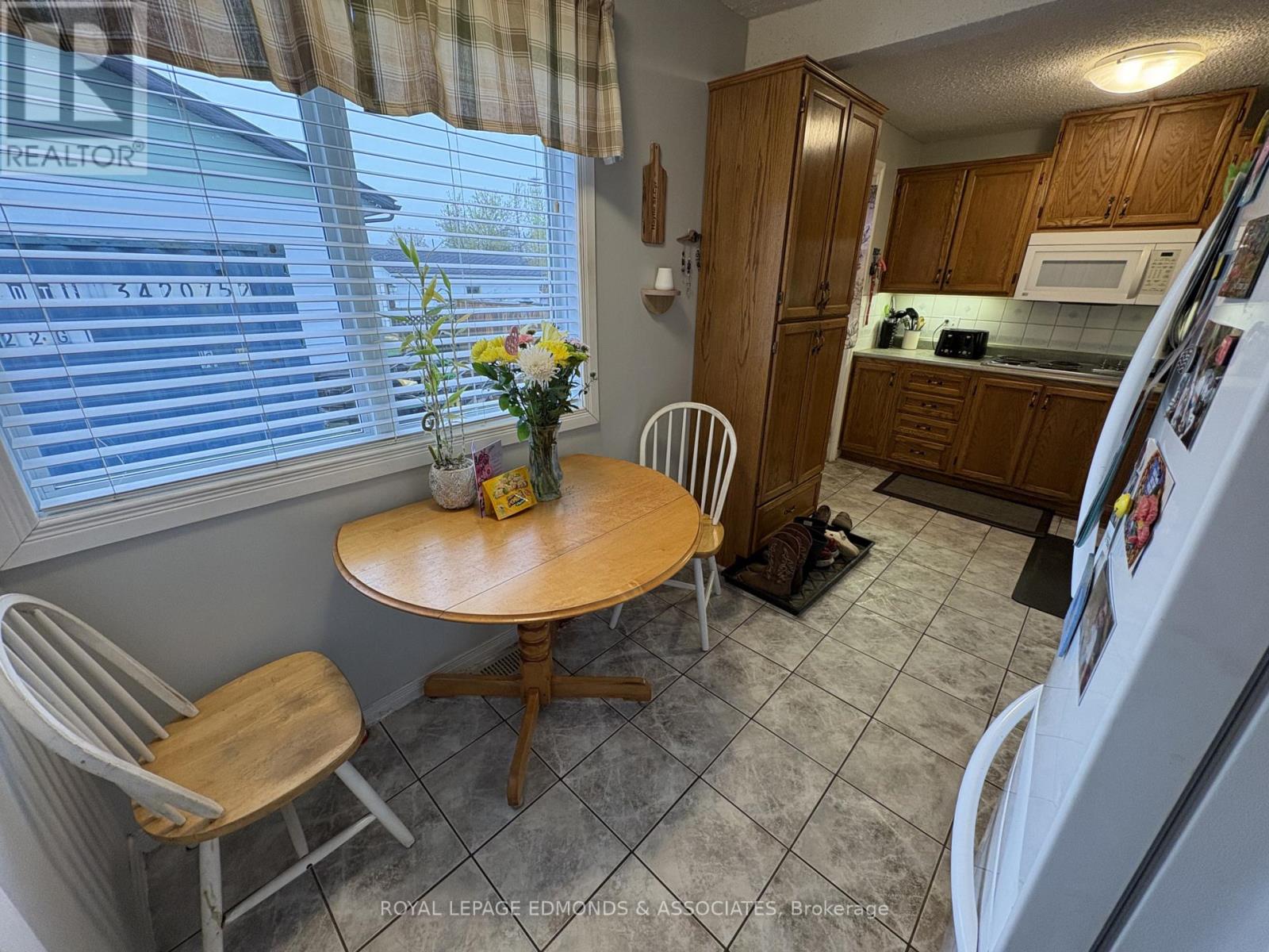 650 Lorne Street W, Laurentian Valley, Ontario  K8A 6T6 - Photo 10 - X13125212