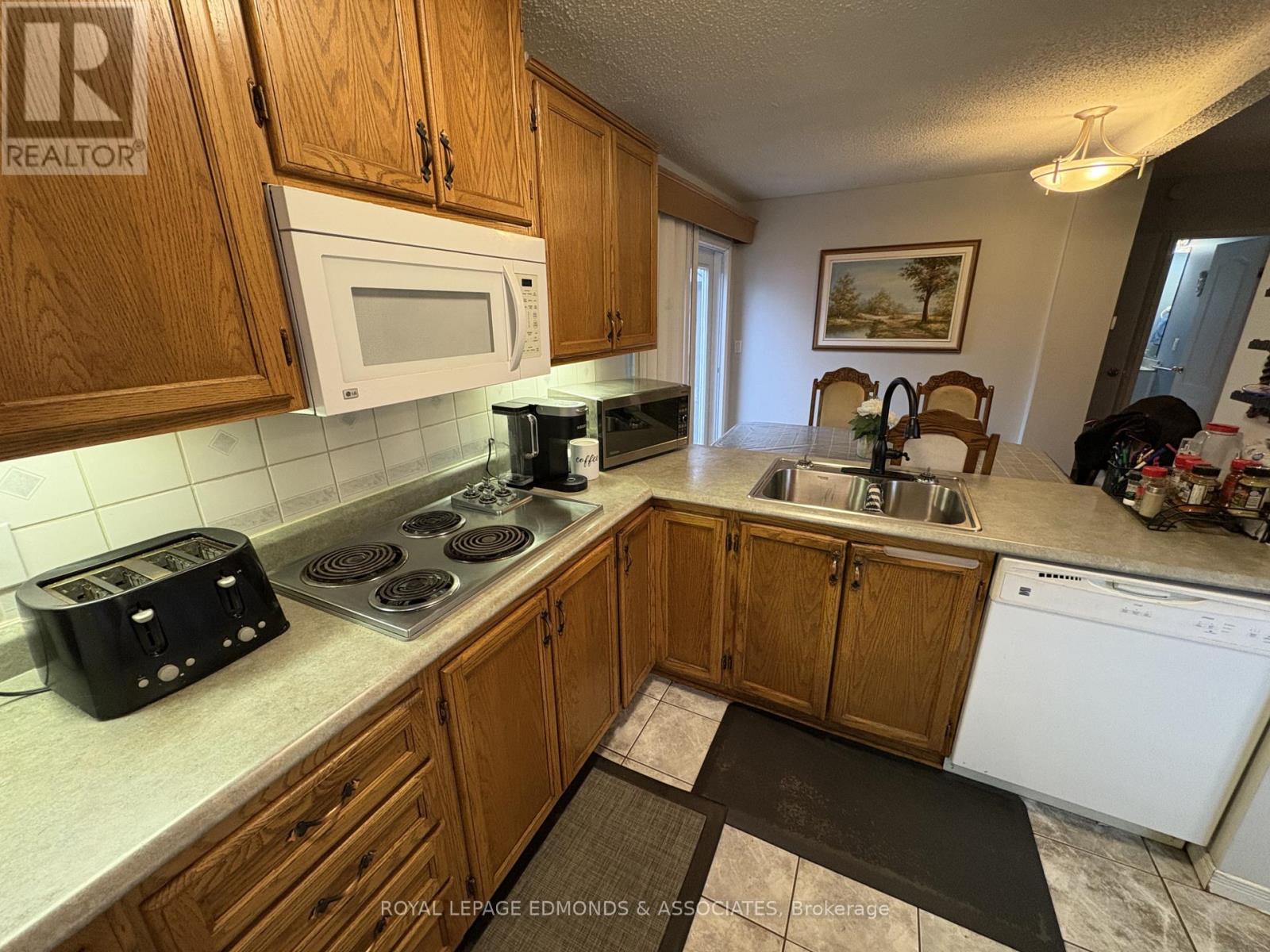 650 Lorne Street W, Laurentian Valley, Ontario  K8A 6T6 - Photo 8 - X13125212