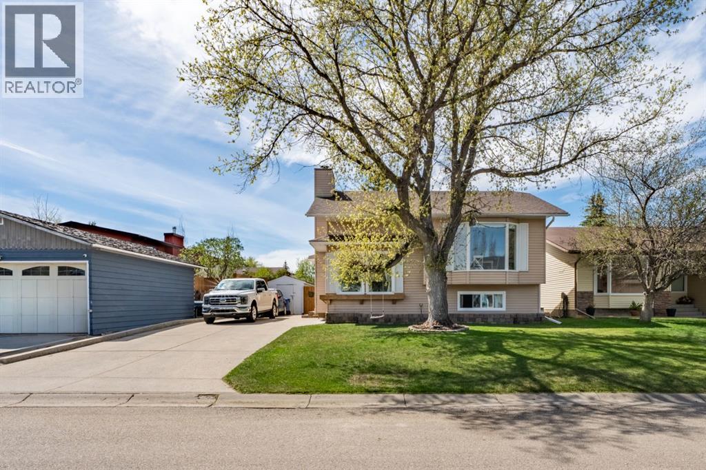 159 Woodburn Crescent, Okotoks, Alberta