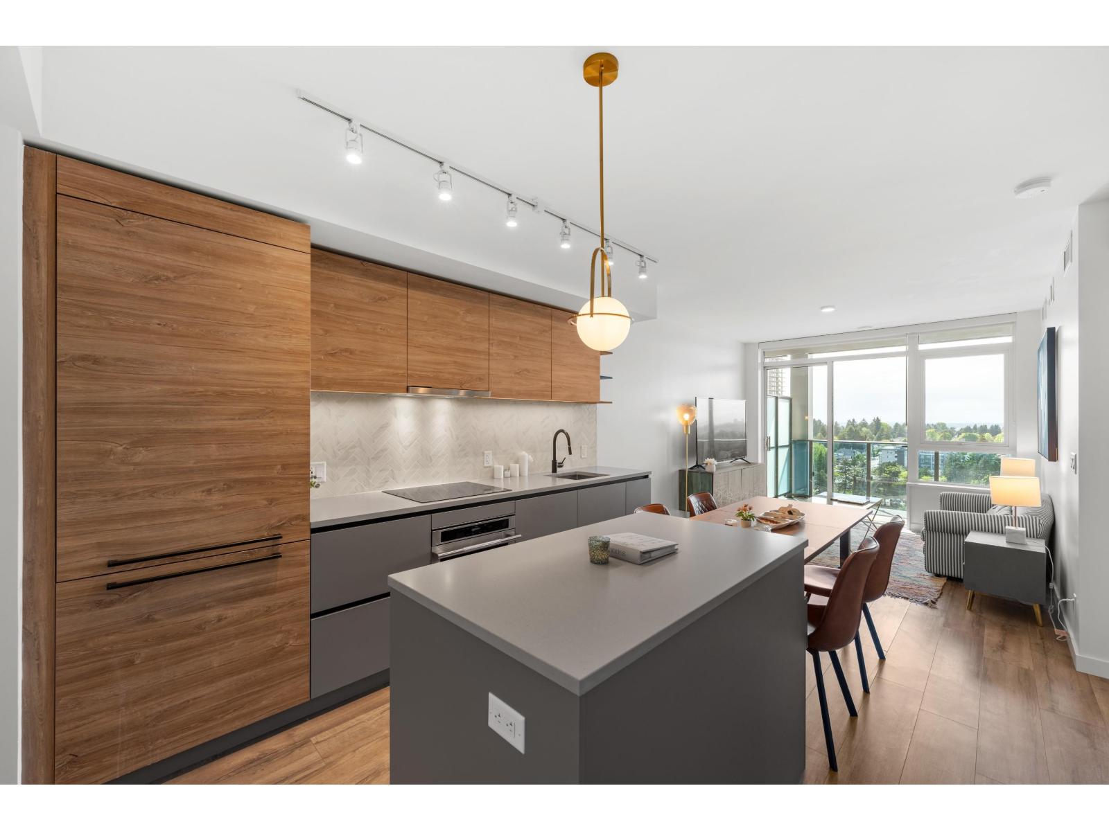 1712 10448 UNIVERSITY DRIVE, Surrey, British Columbia
