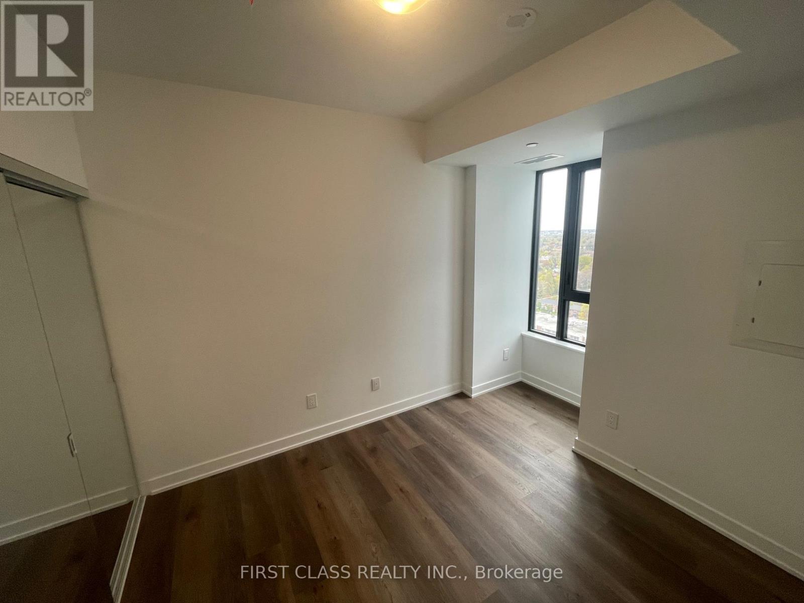2003 - 2075 Lakeshore Road, Burlington, Ontario  L7R 0H3 - Photo 7 - W13127406