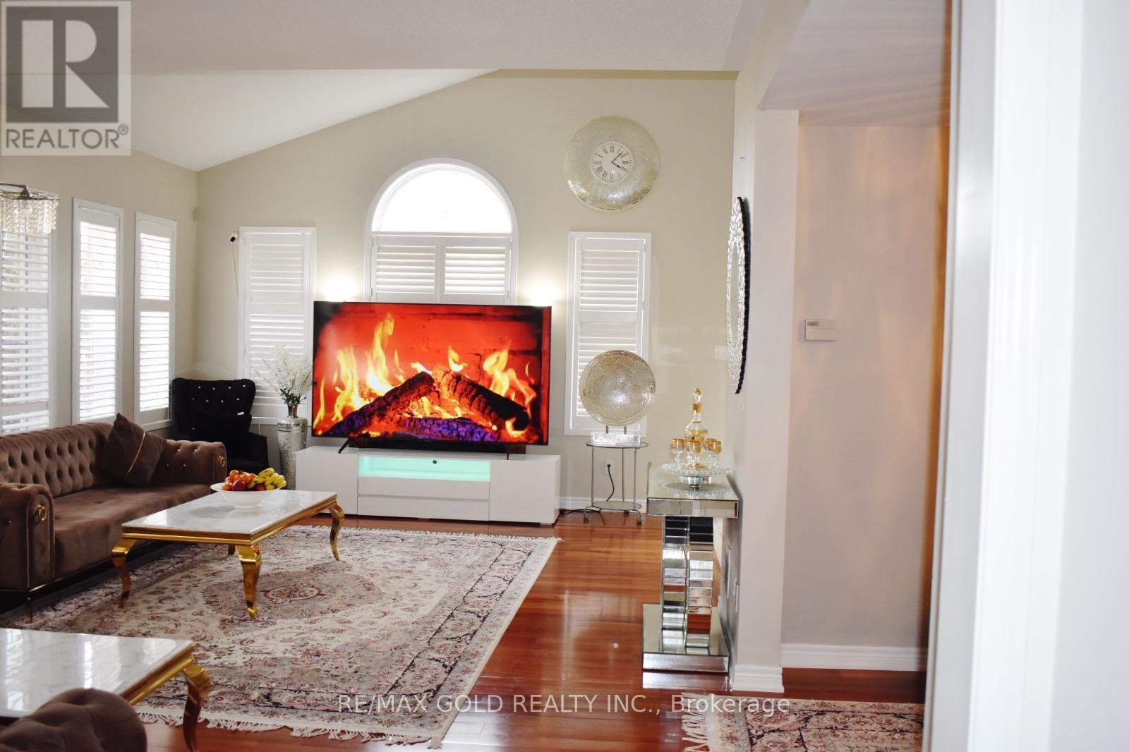 28 Bushberry Road N, Brampton, Ontario  L7A 1L3 - Photo 6 - W13127436