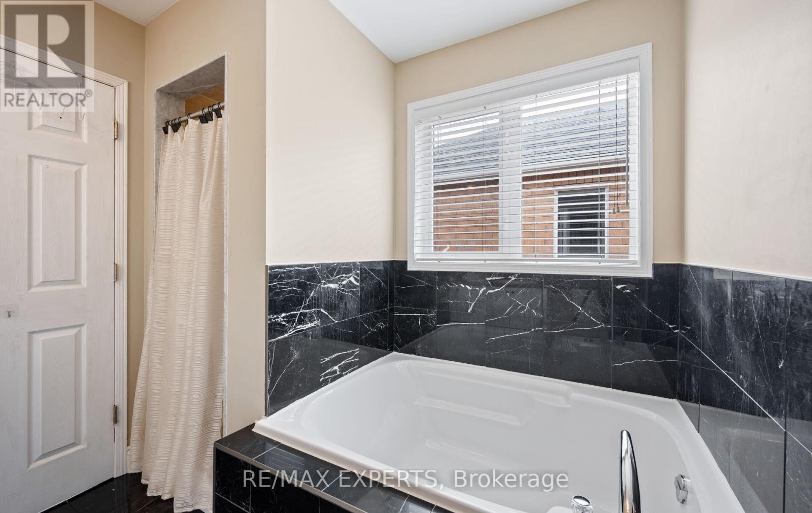 118 Senator Way, Caledon, Ontario  L7E 2T2 - Photo 33 - W13127456