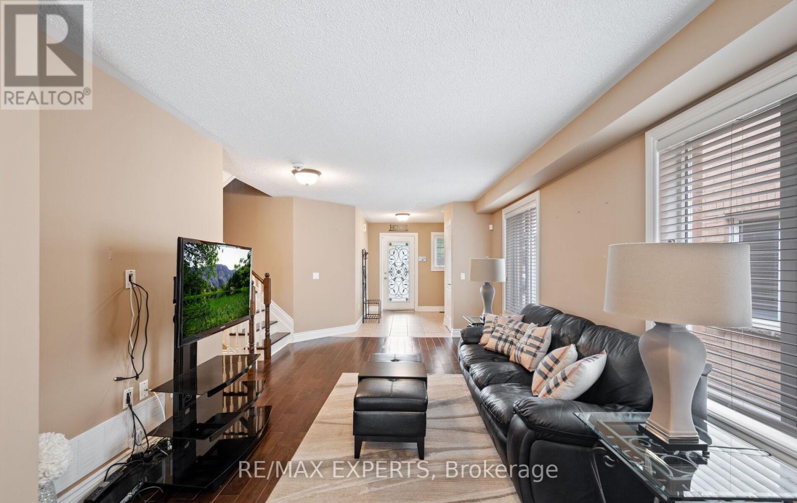 118 Senator Way, Caledon, Ontario  L7E 2T2 - Photo 8 - W13127456