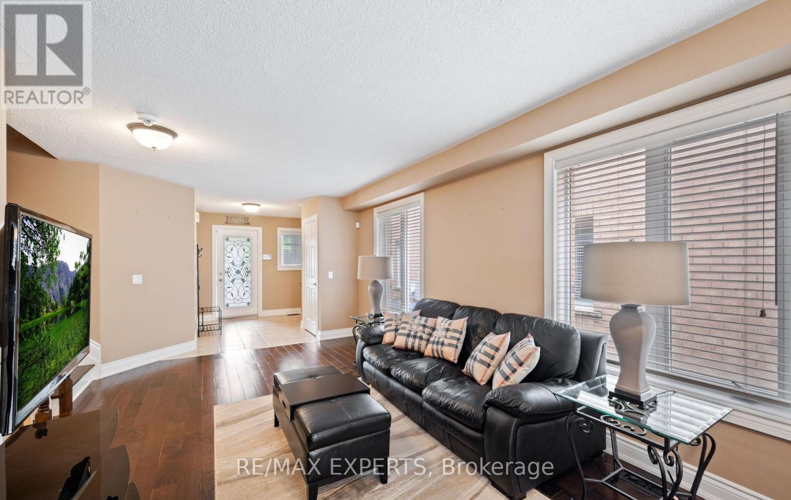 118 Senator Way, Caledon, Ontario  L7E 2T2 - Photo 9 - W13127456